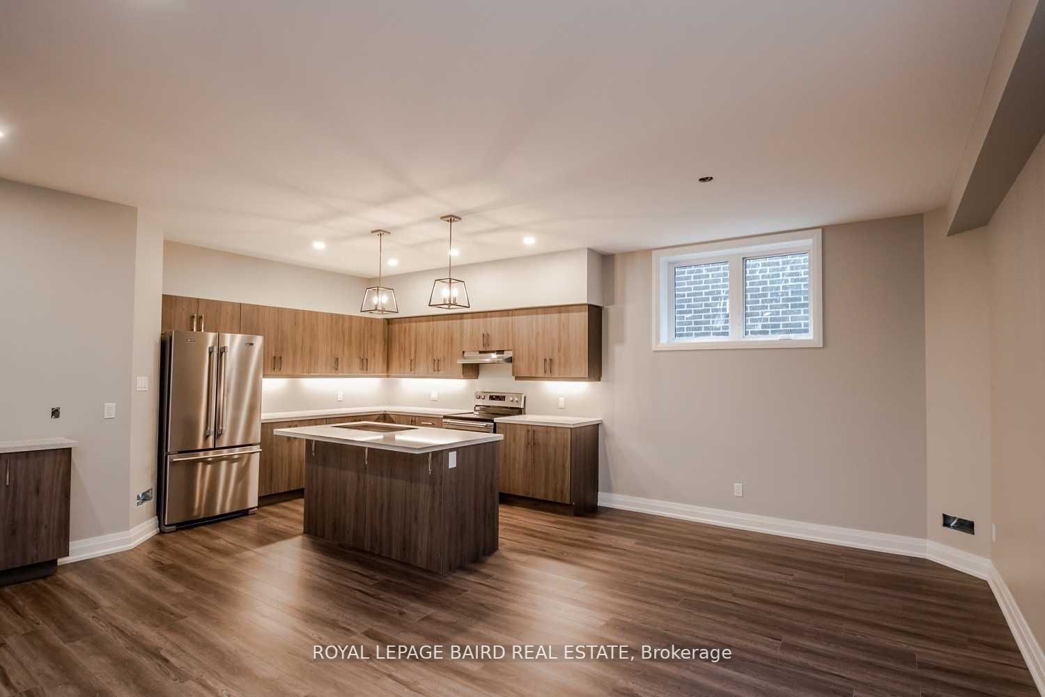 16024 Simcoe St, #Lower