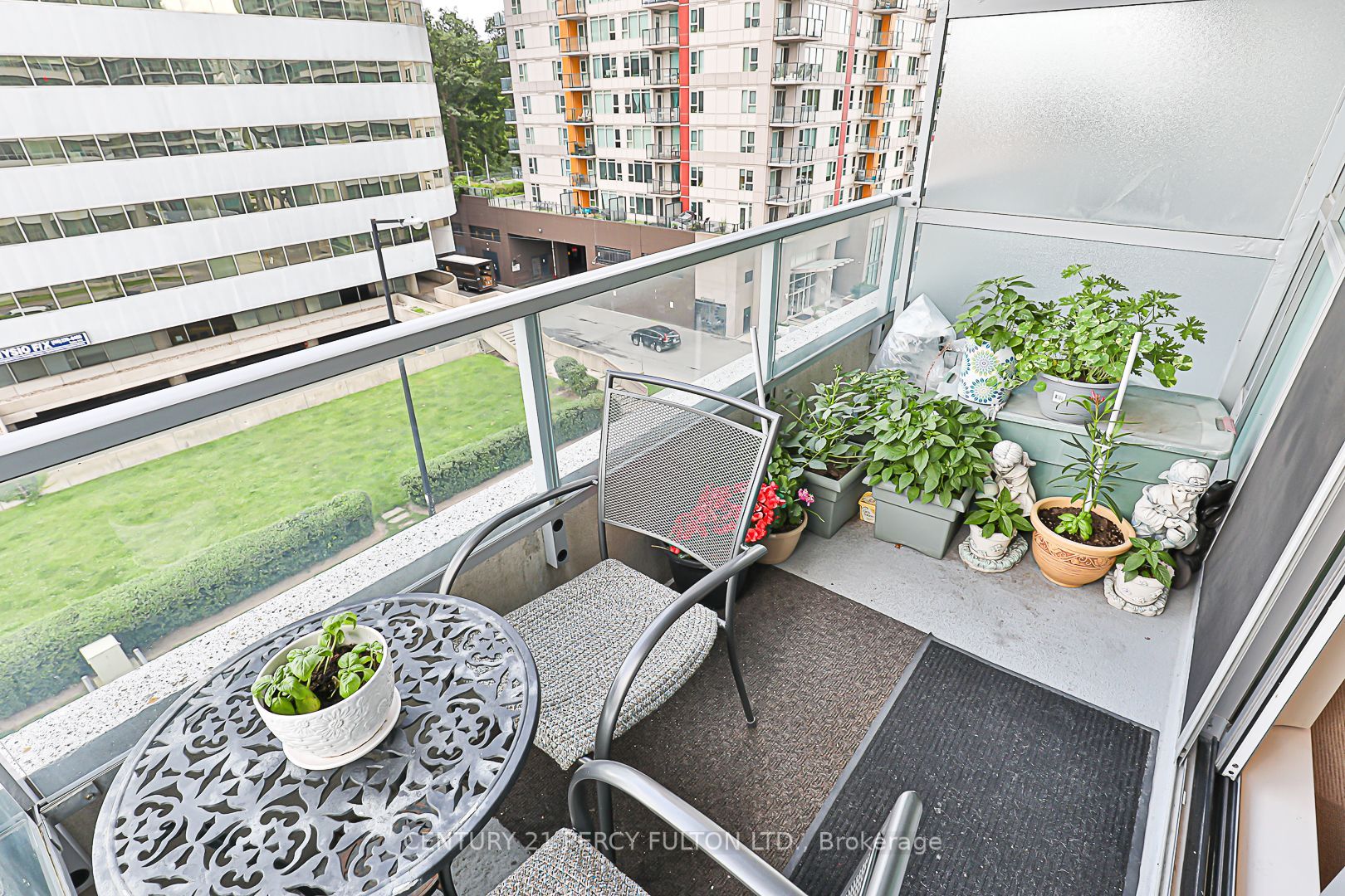 70 Town Centre Crt, #504