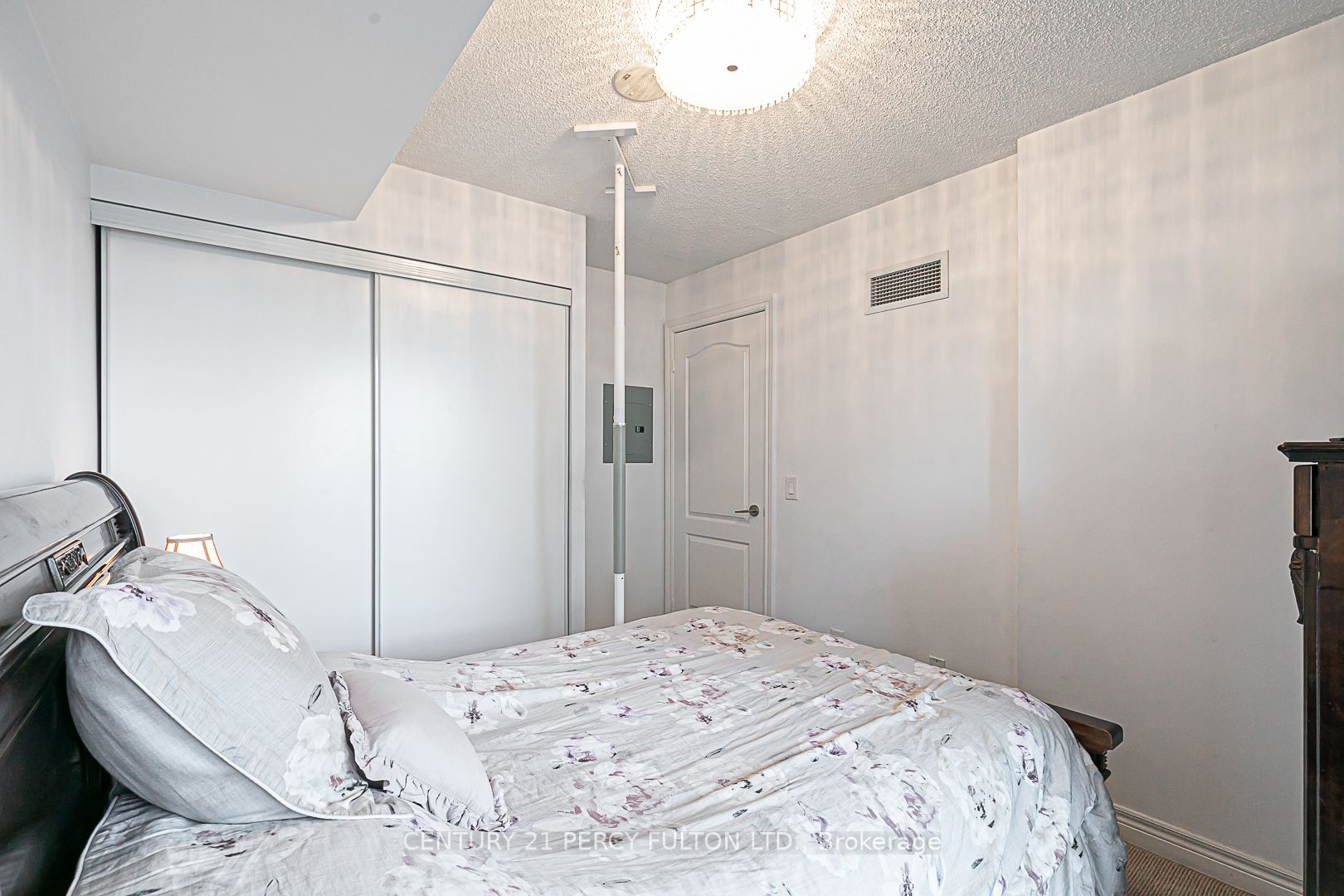 70 Town Centre Crt, #504