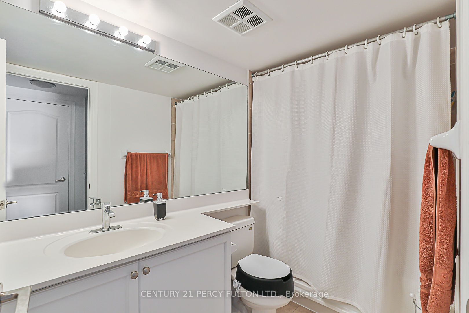 70 Town Centre Crt, #504
