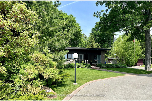 224 Crystal Beach Blvd, Whitby