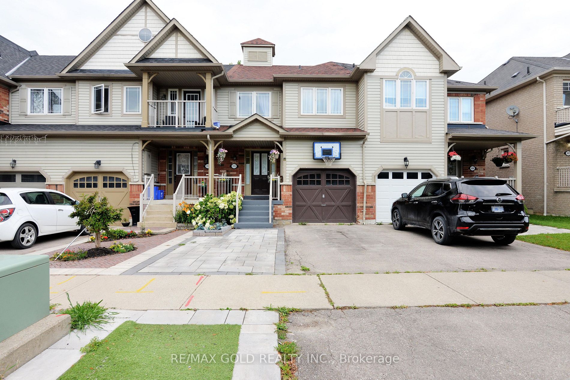 111 Whitefoot Cres