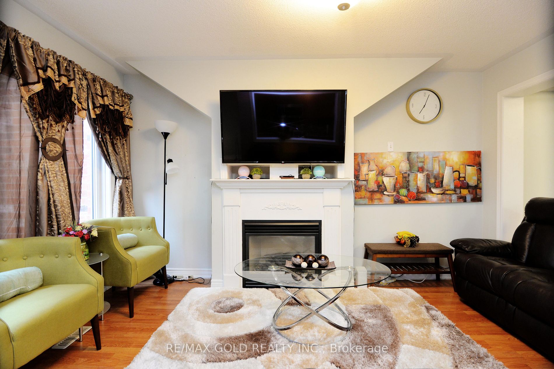 111 Whitefoot Cres