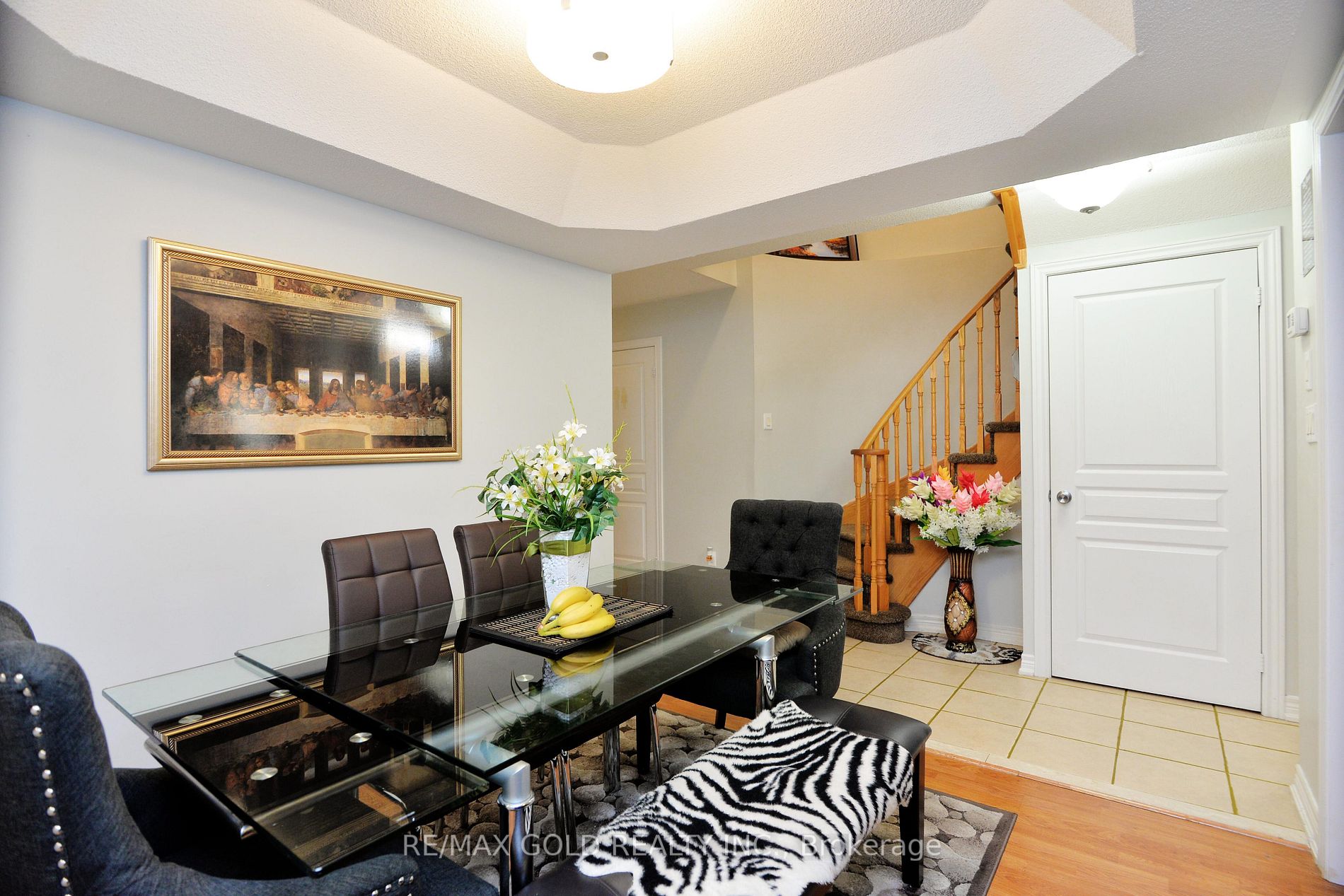 111 Whitefoot Cres