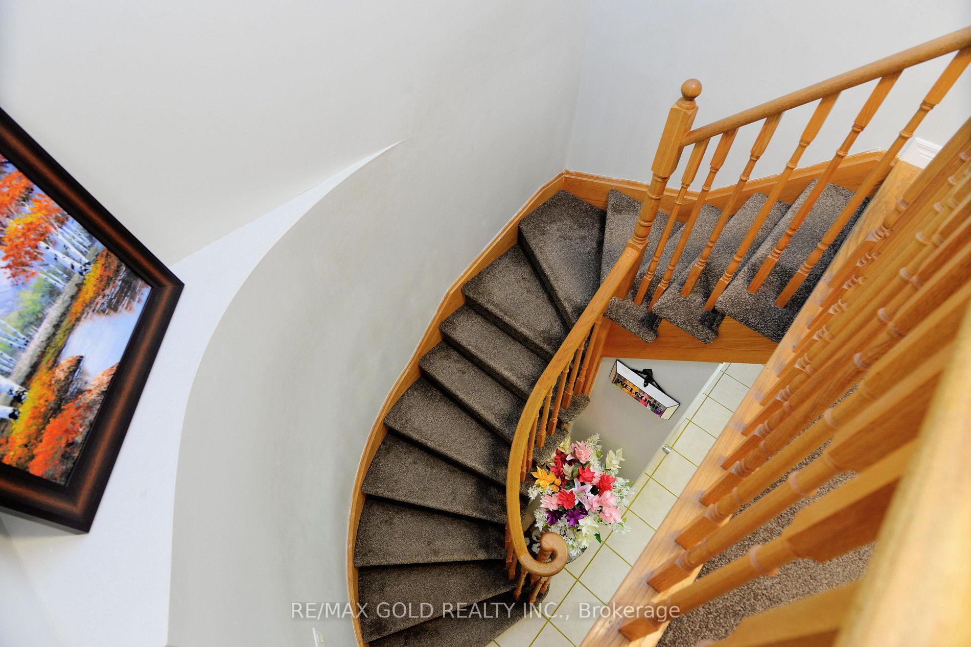 111 Whitefoot Cres