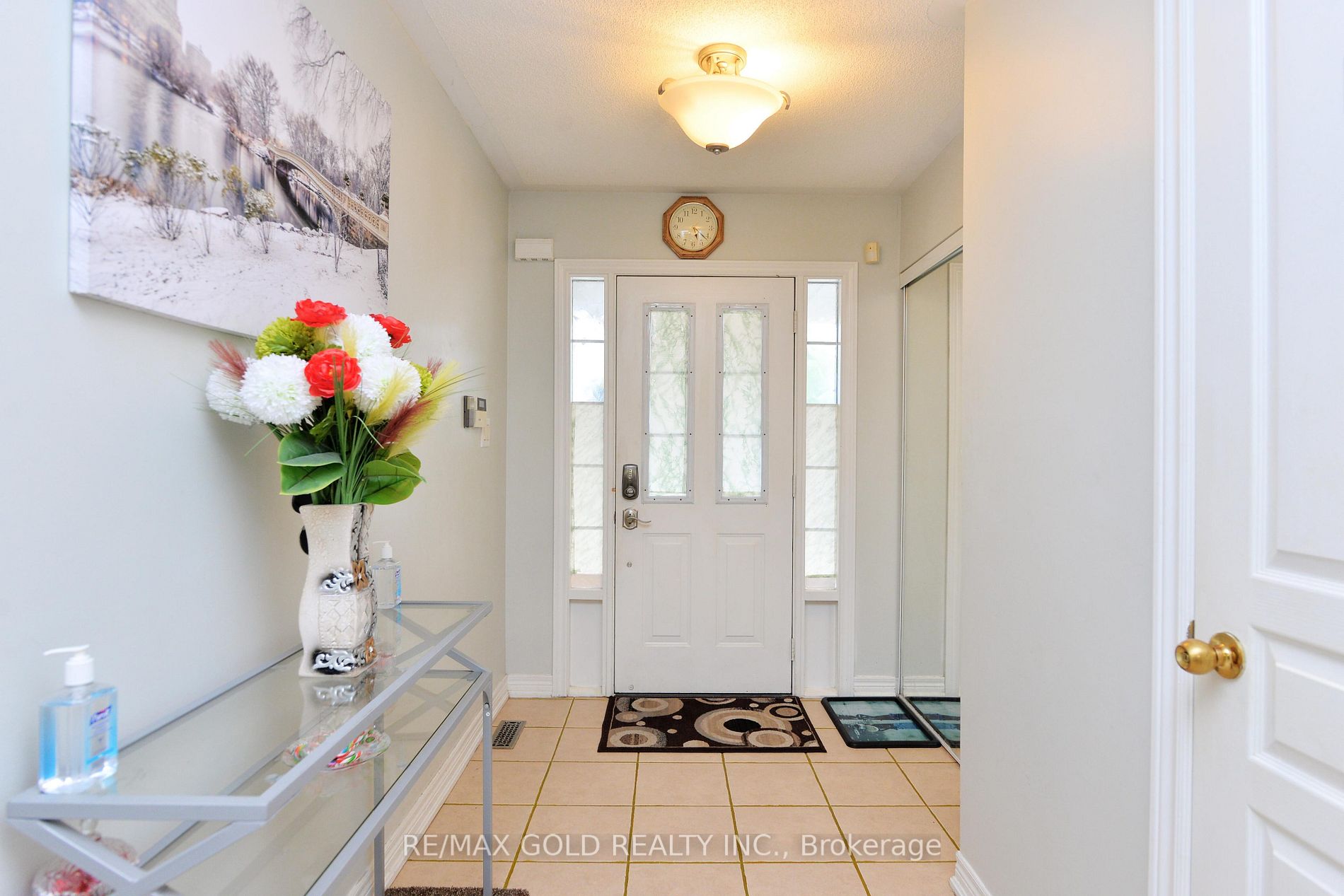 111 Whitefoot Cres