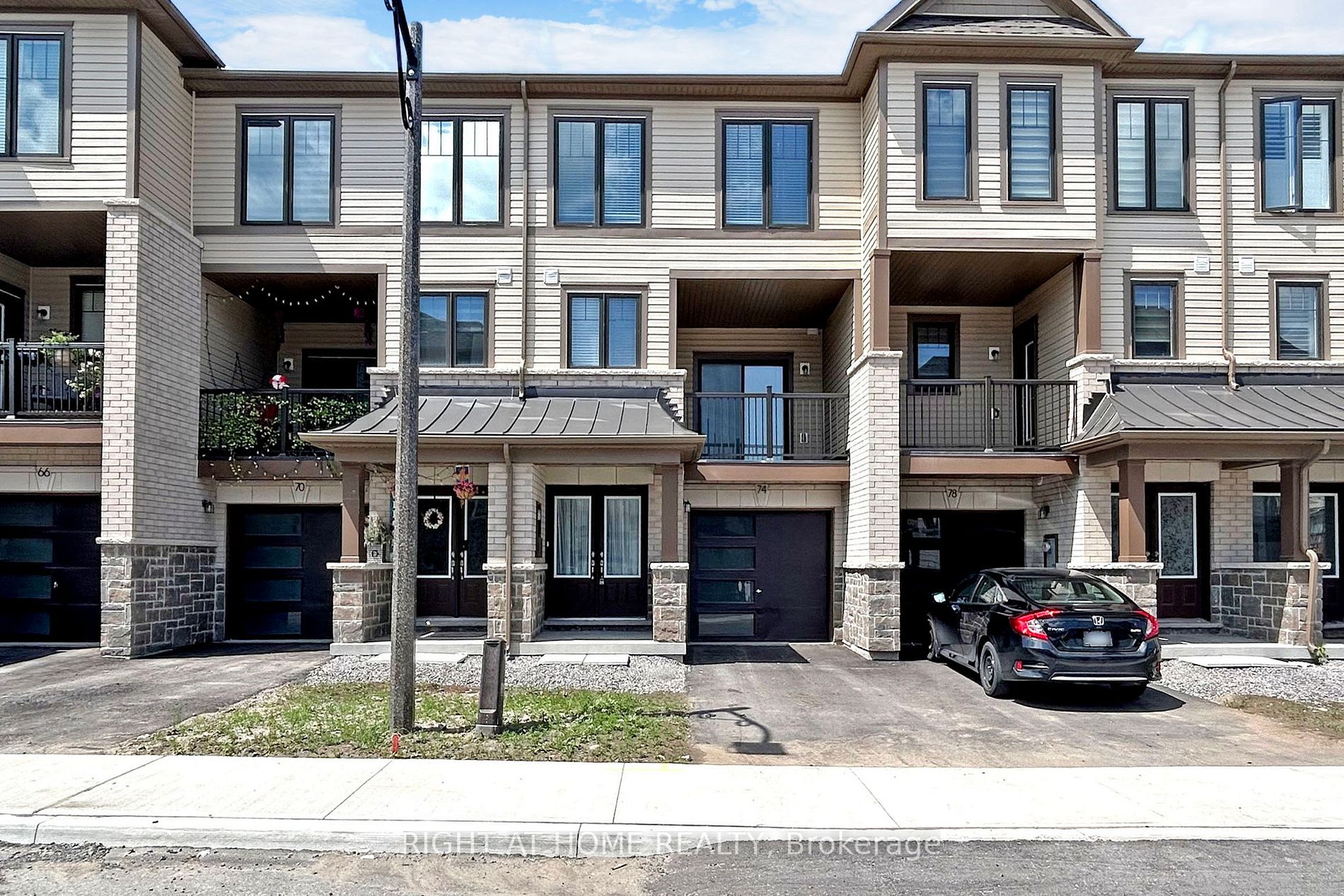 74 Ambereen Pl