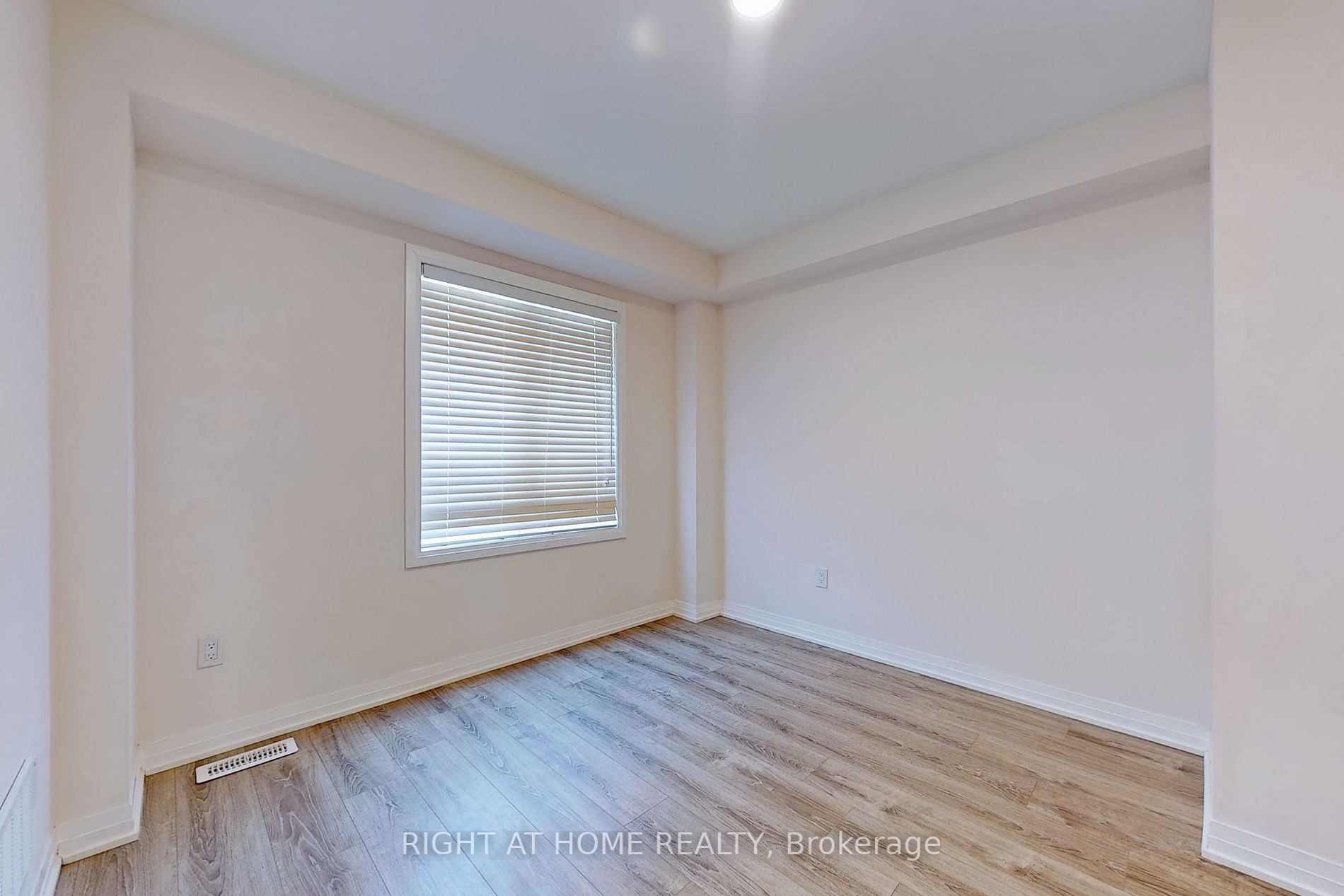 74 Ambereen Pl