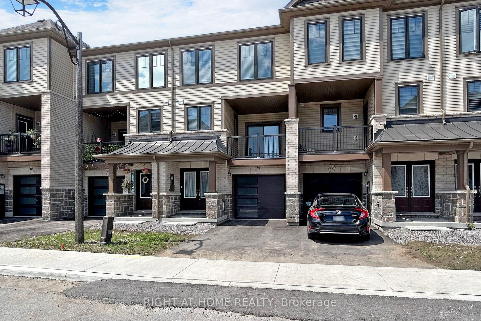 74 Ambereen Pl