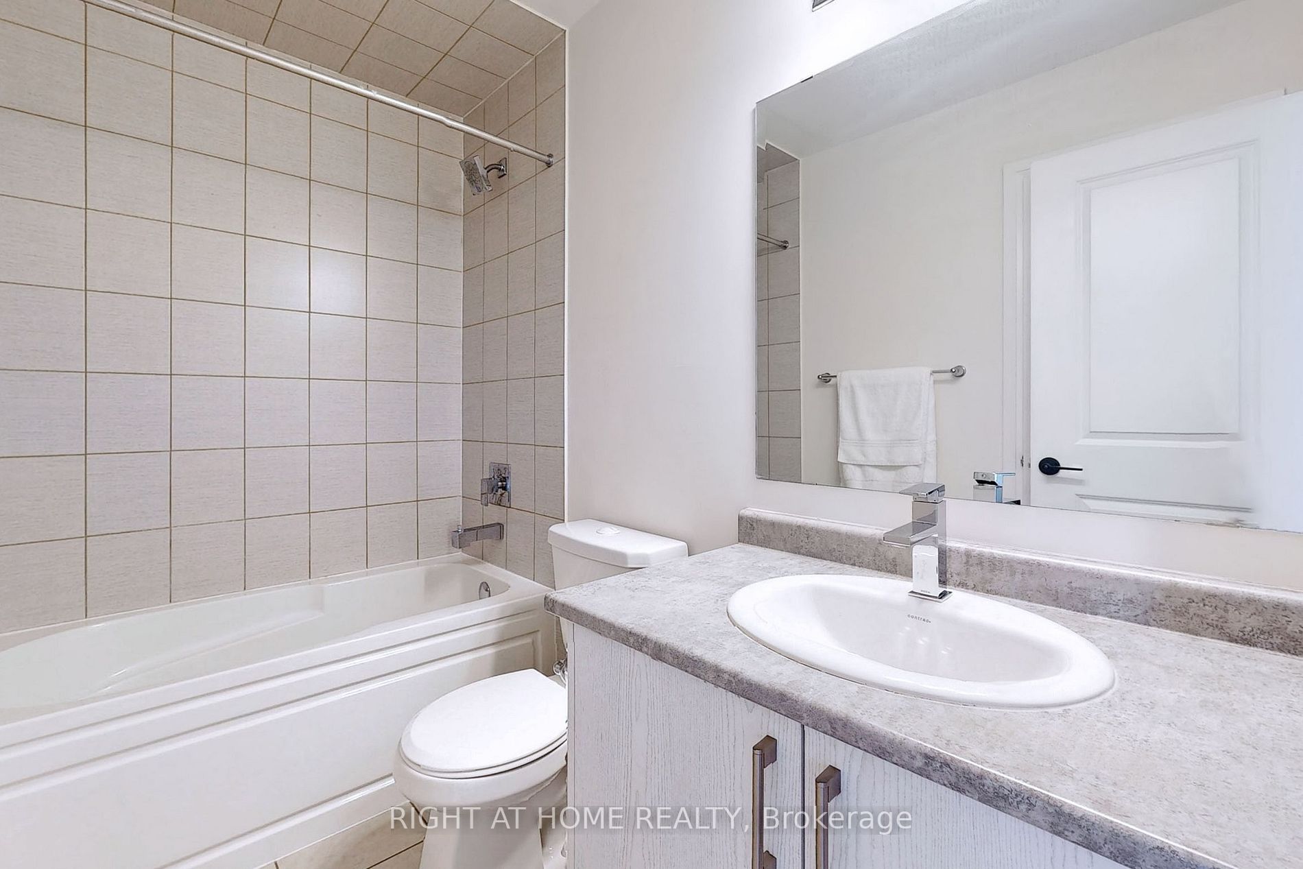 74 Ambereen Pl