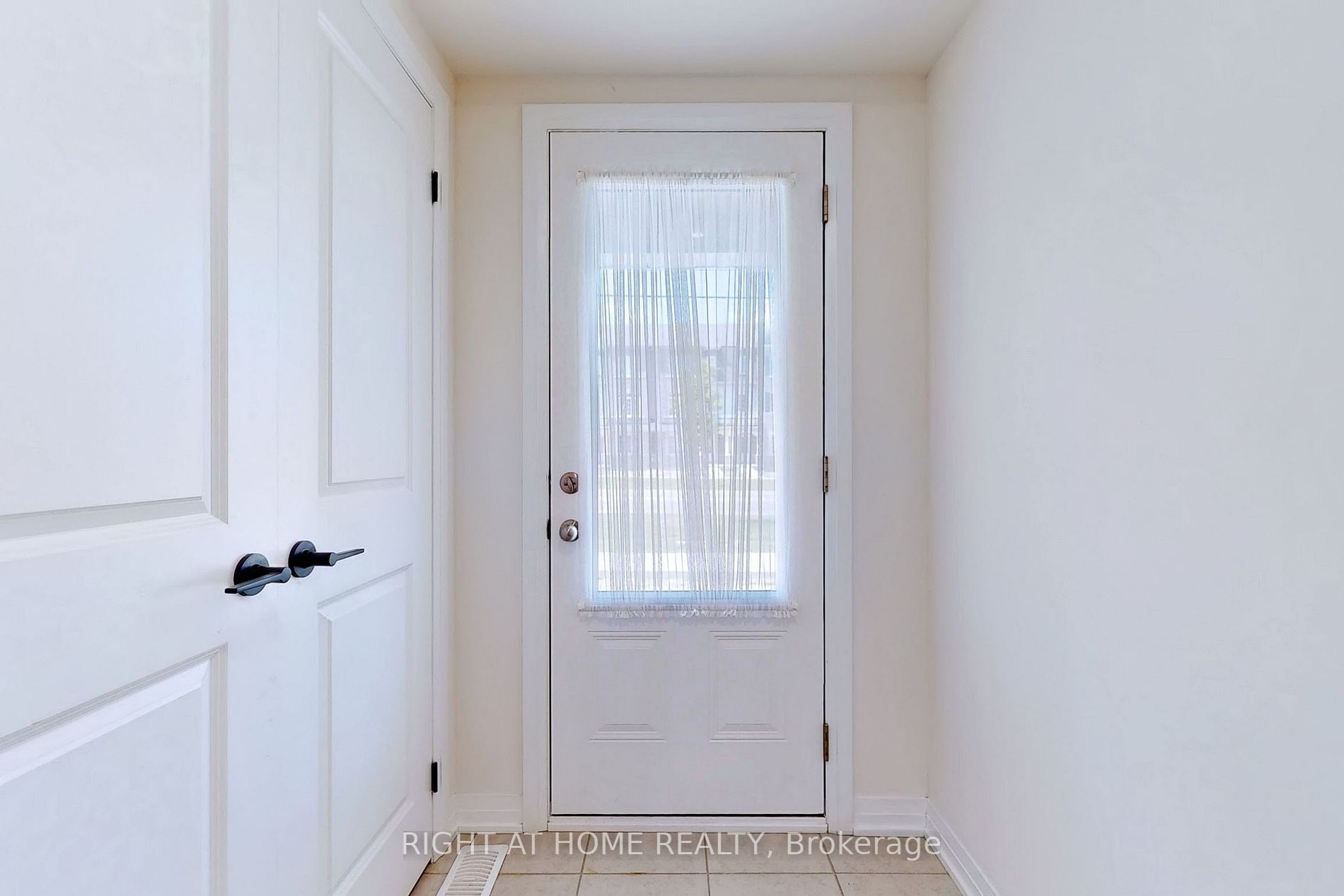 74 Ambereen Pl