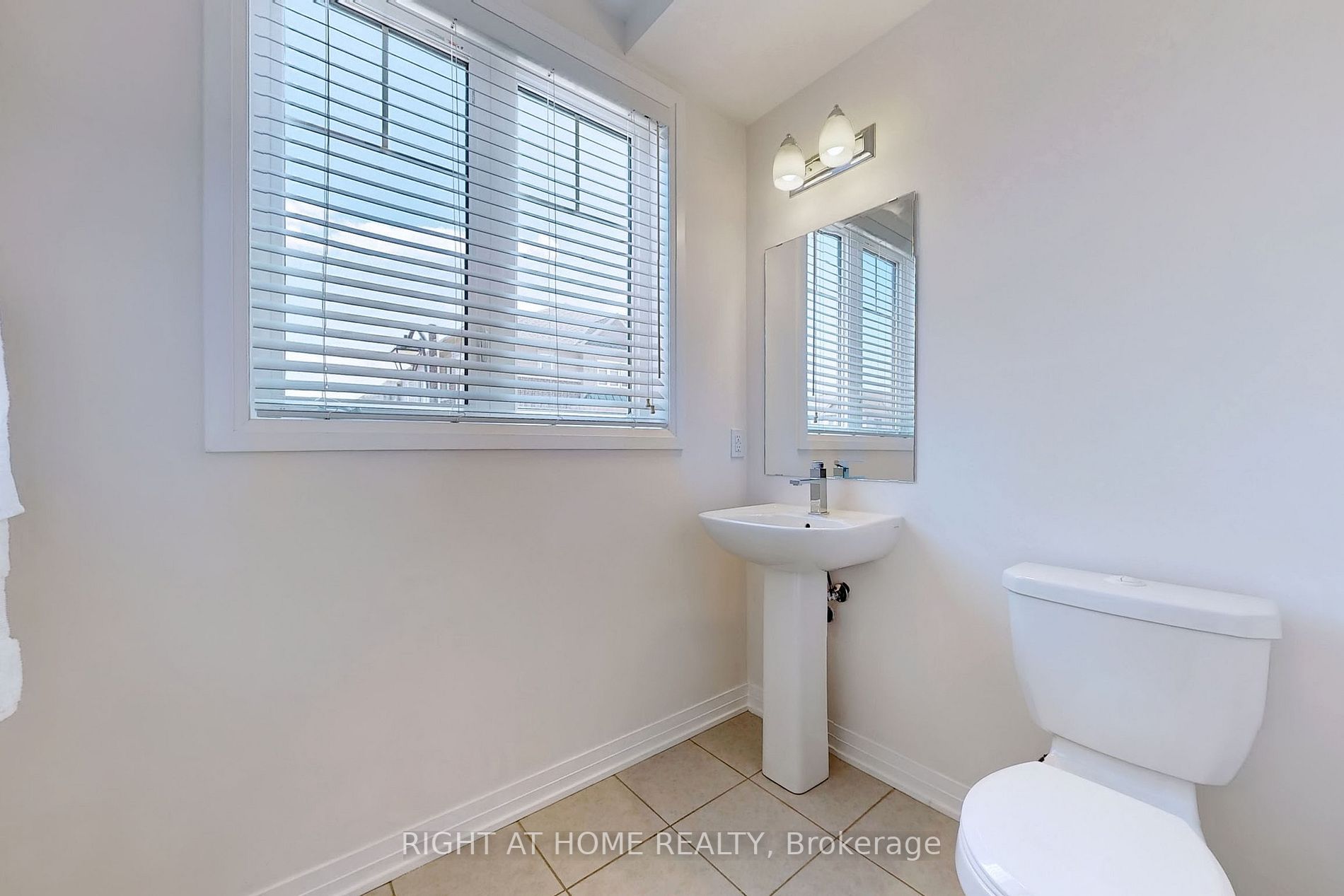 74 Ambereen Pl