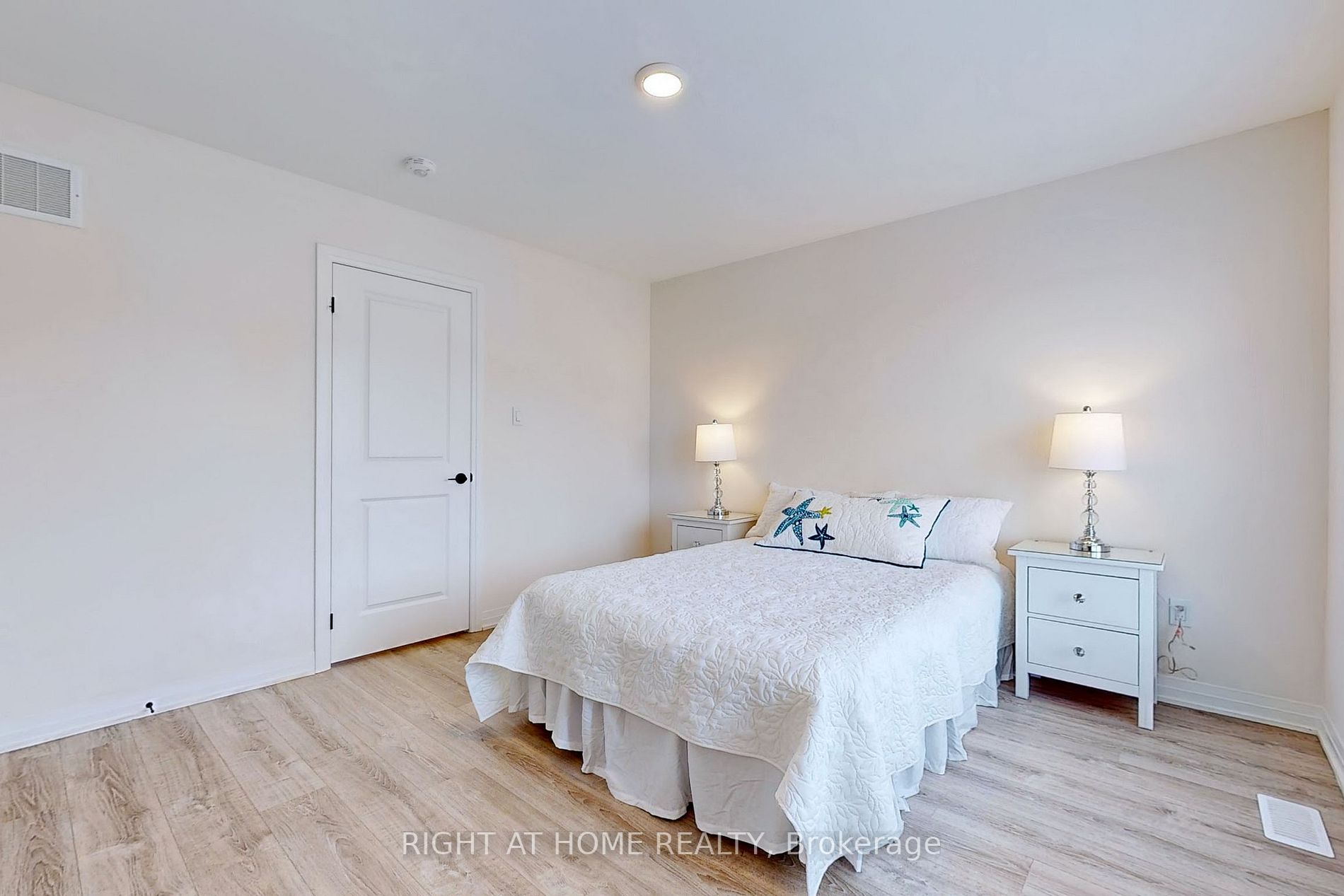 74 Ambereen Pl
