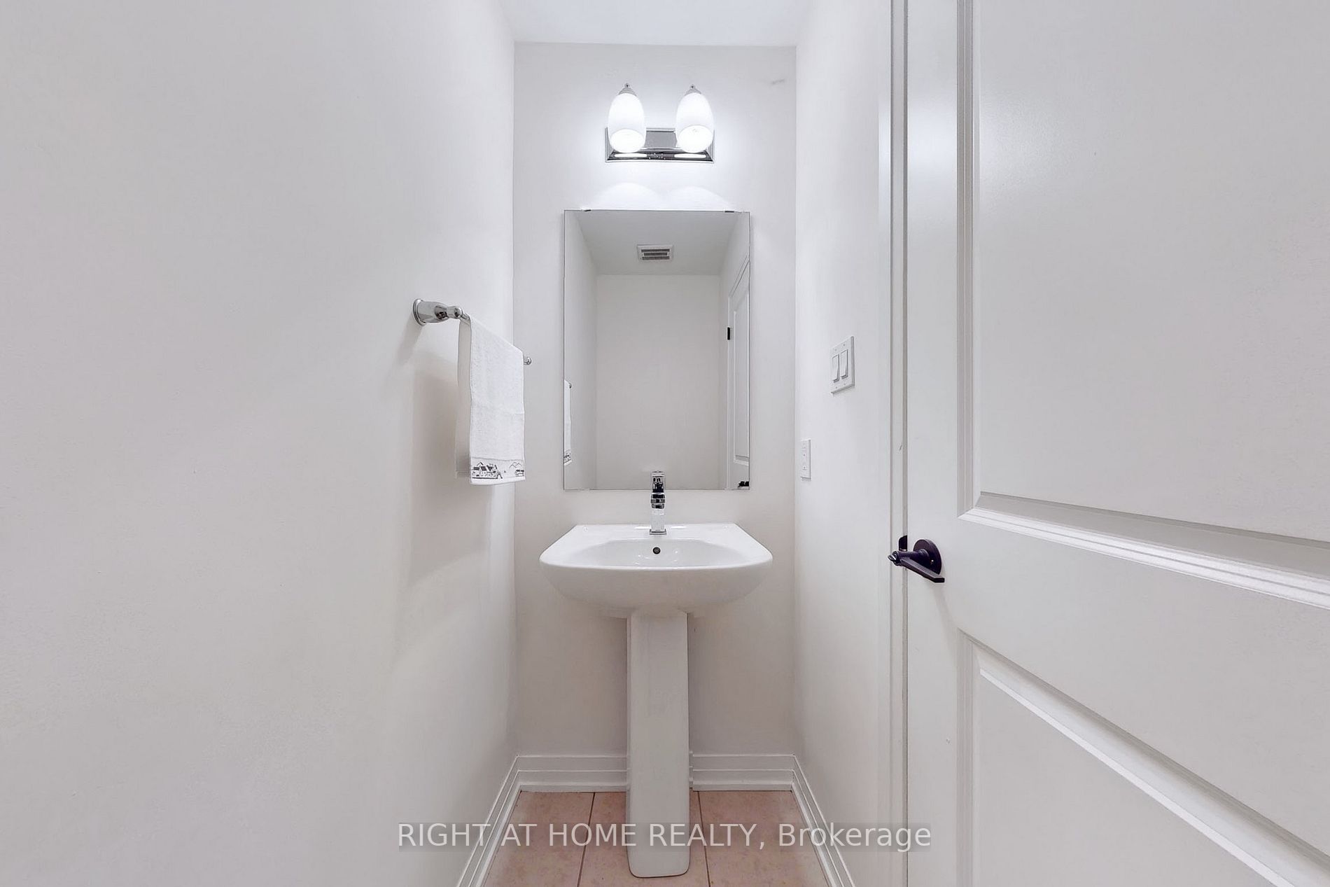 74 Ambereen Pl