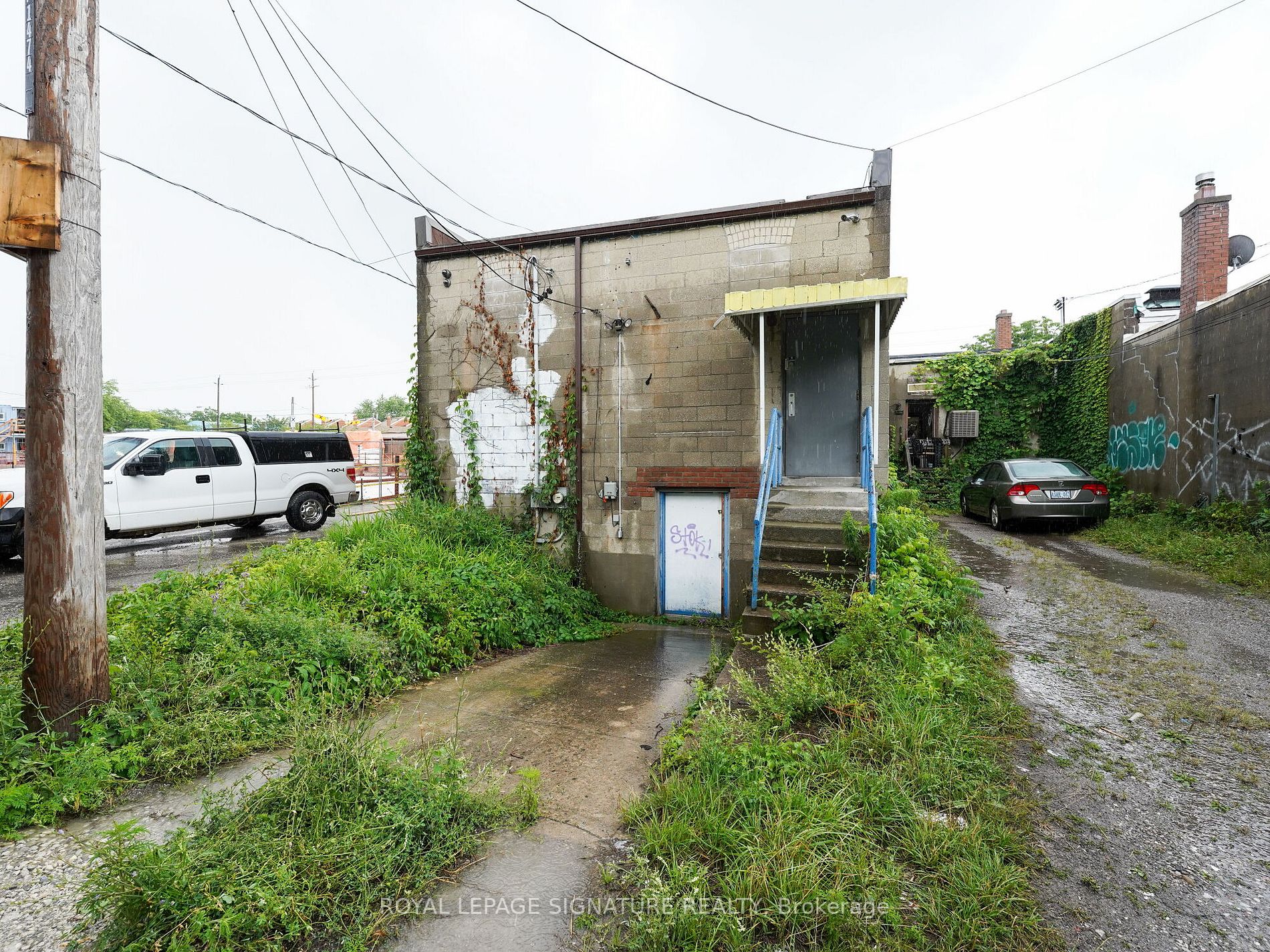1474 Kingston Rd N