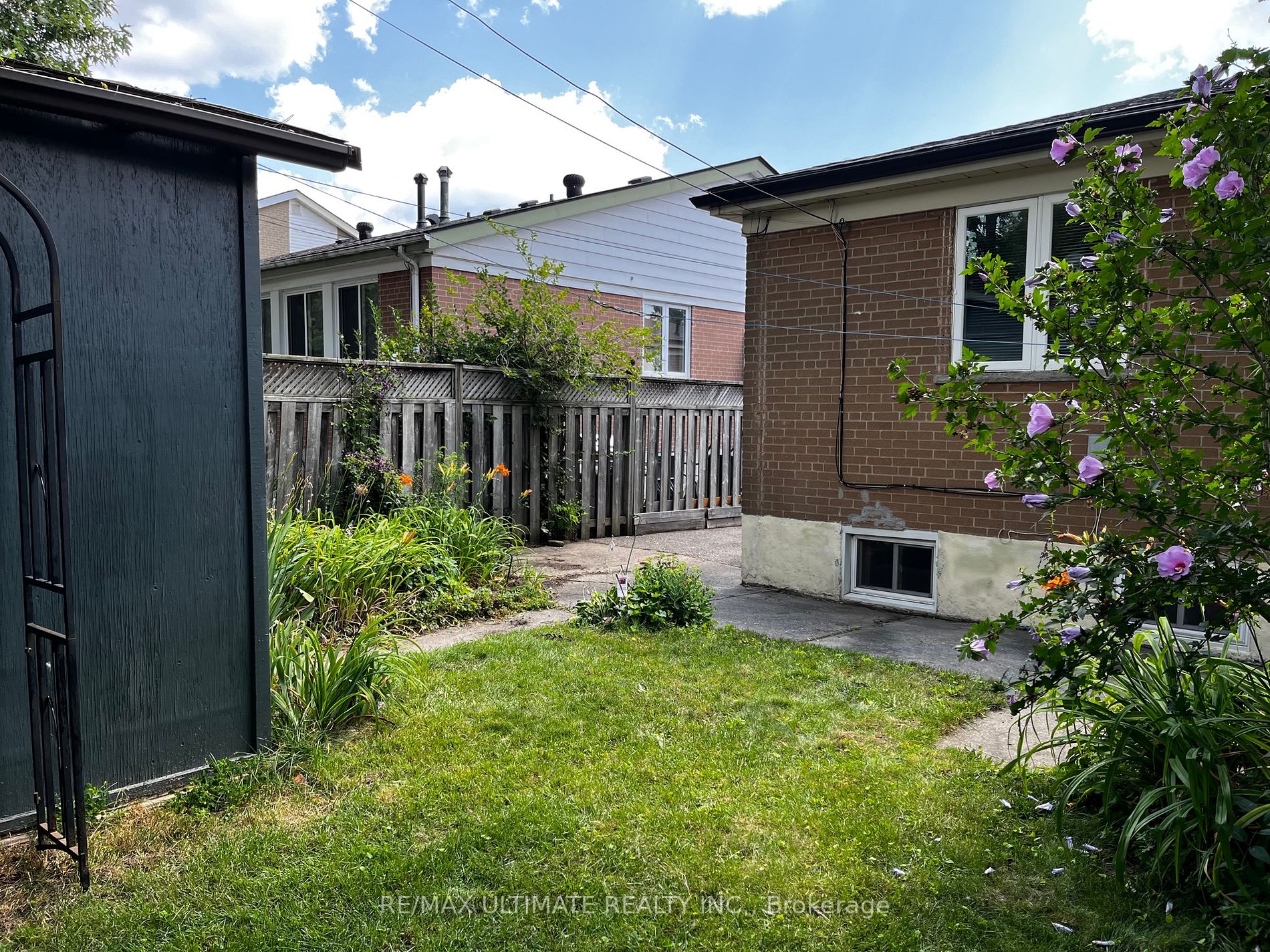 28 Trinnell Blvd