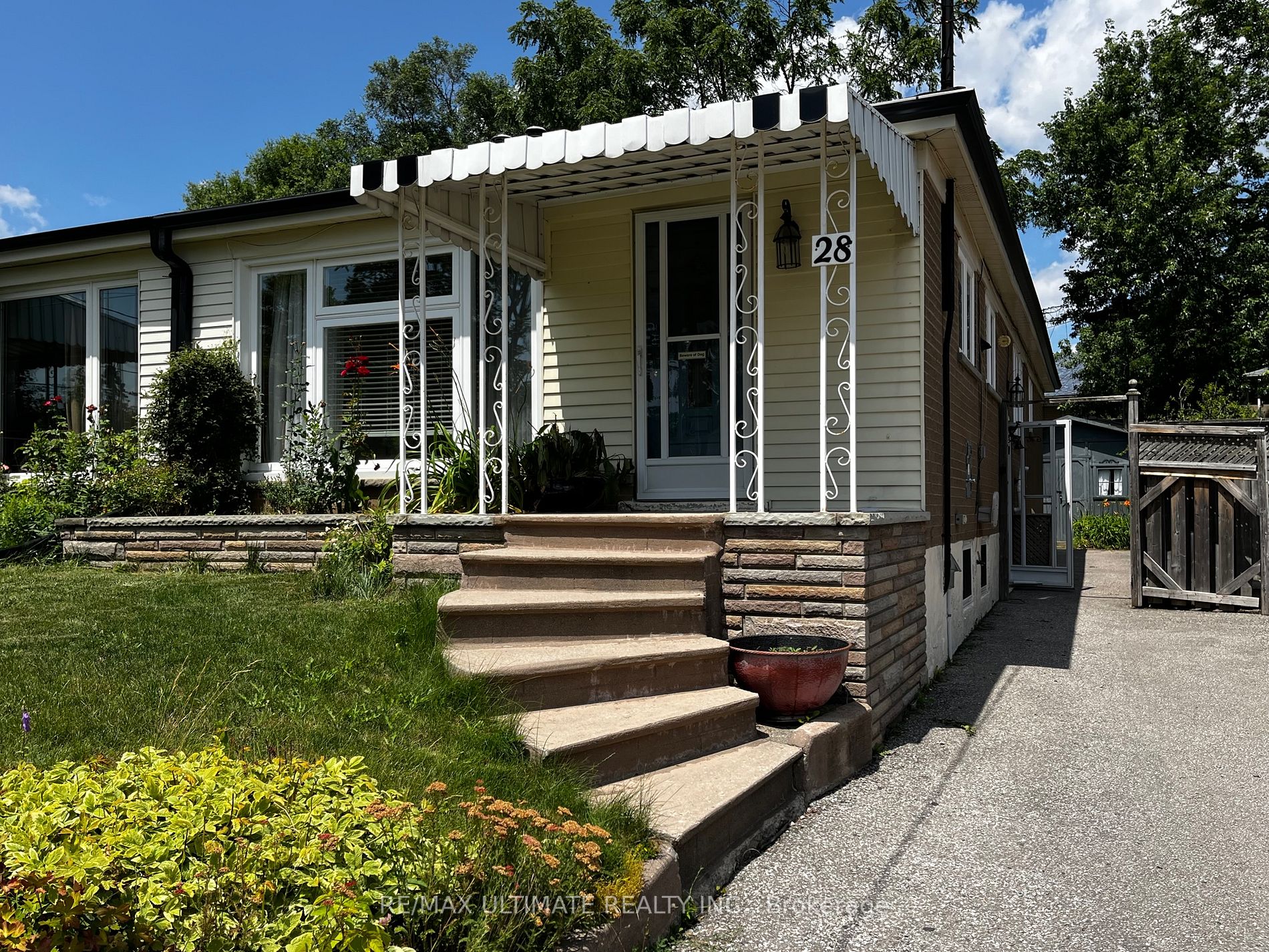 28 Trinnell Blvd