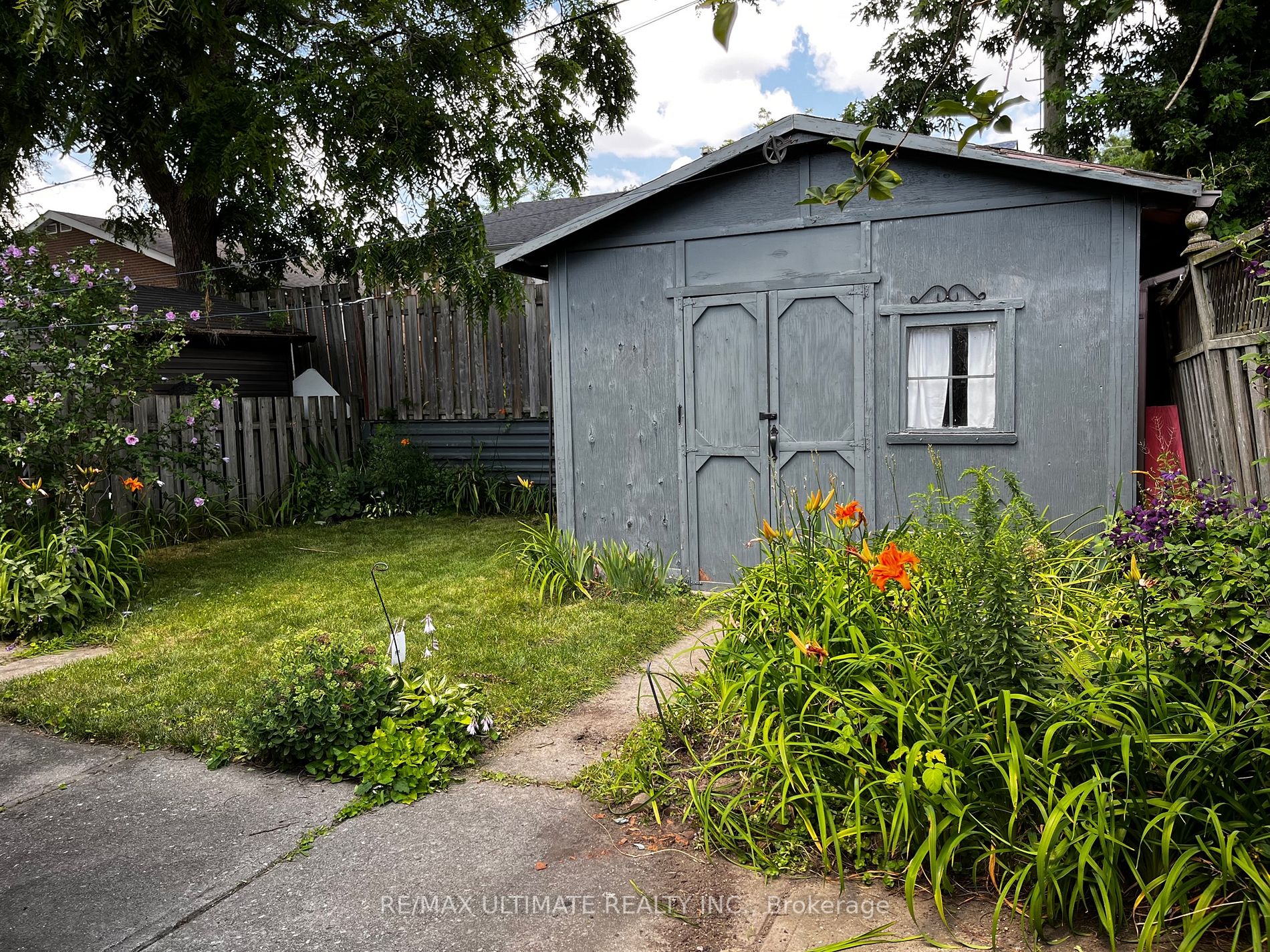 28 Trinnell Blvd