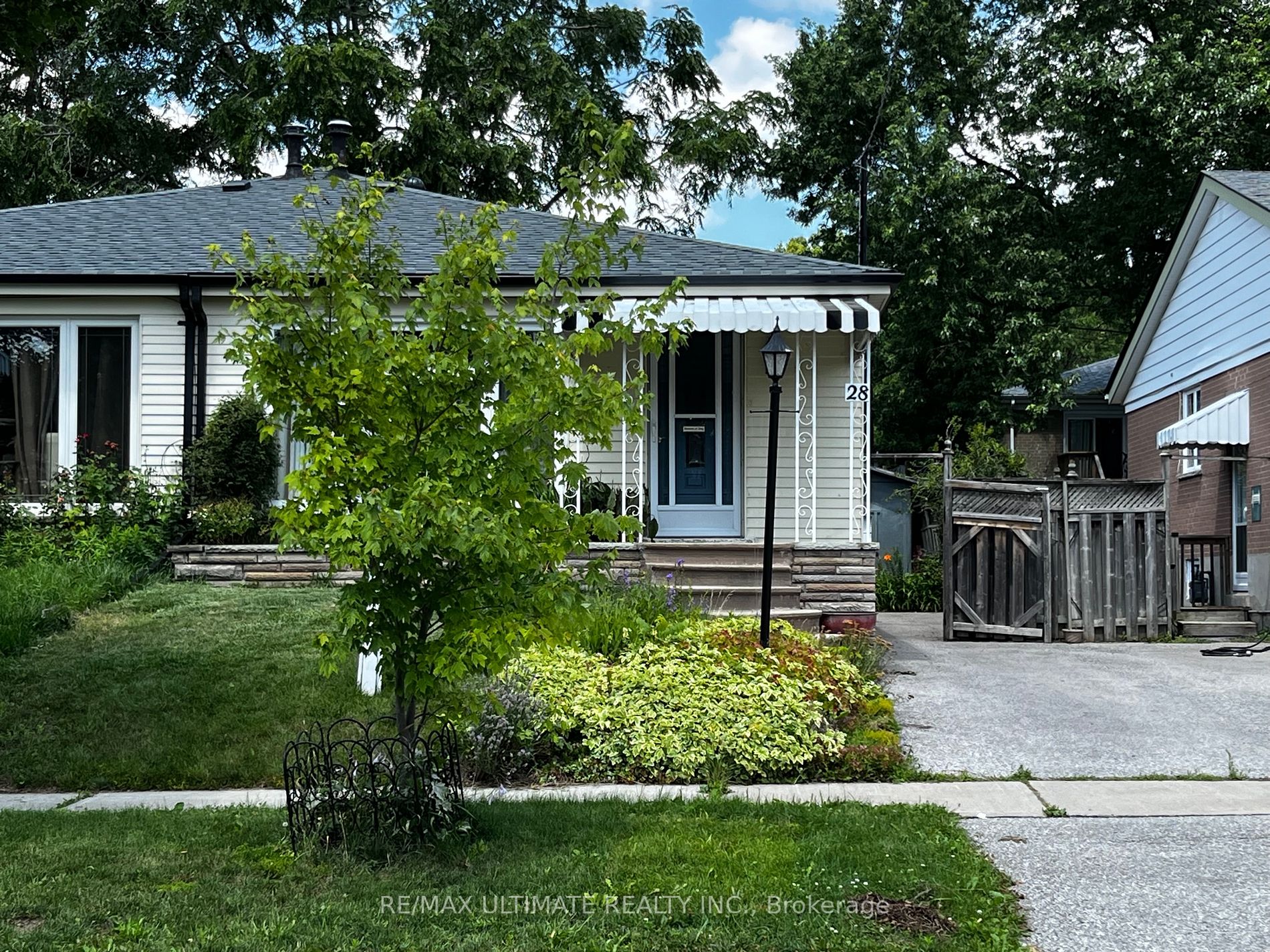 28 Trinnell Blvd