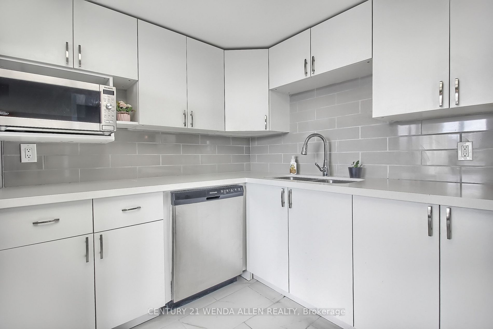 25 Cumberland Lane, #412