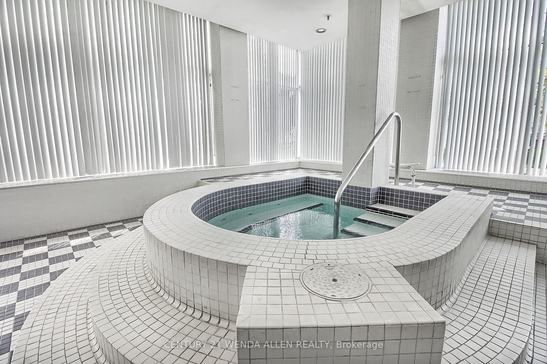 25 Cumberland Lane, #412