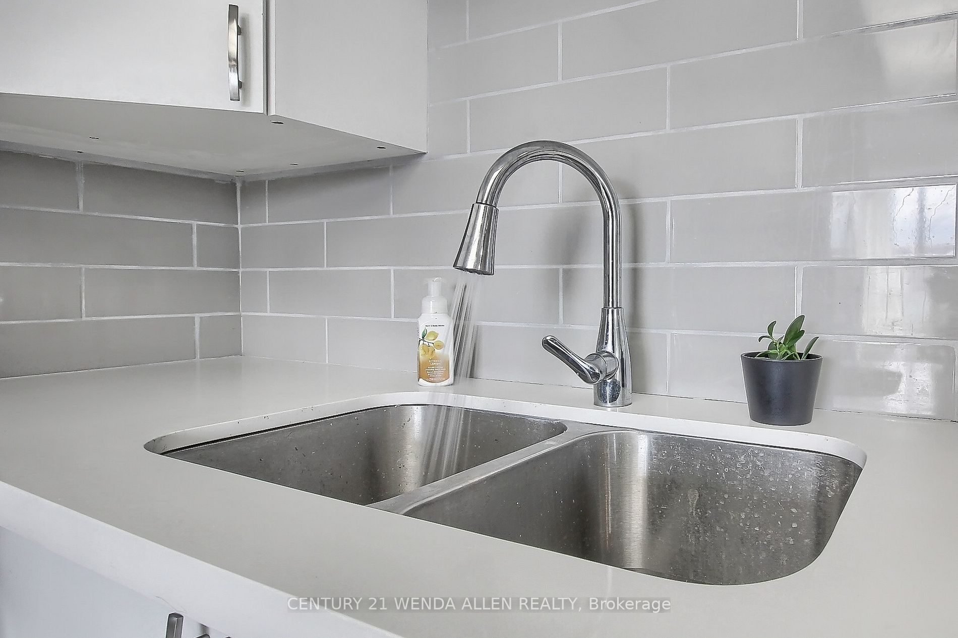 25 Cumberland Lane, #412