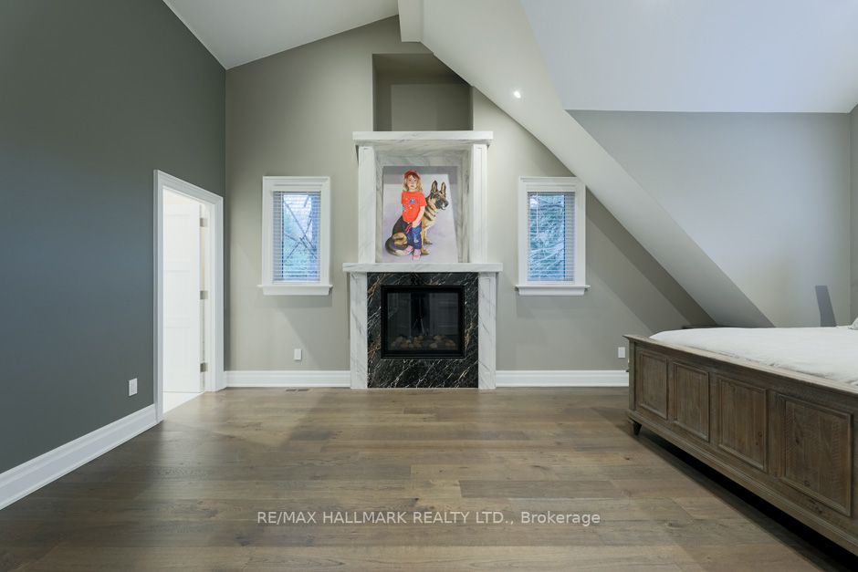 18 Windy Ridge Dr