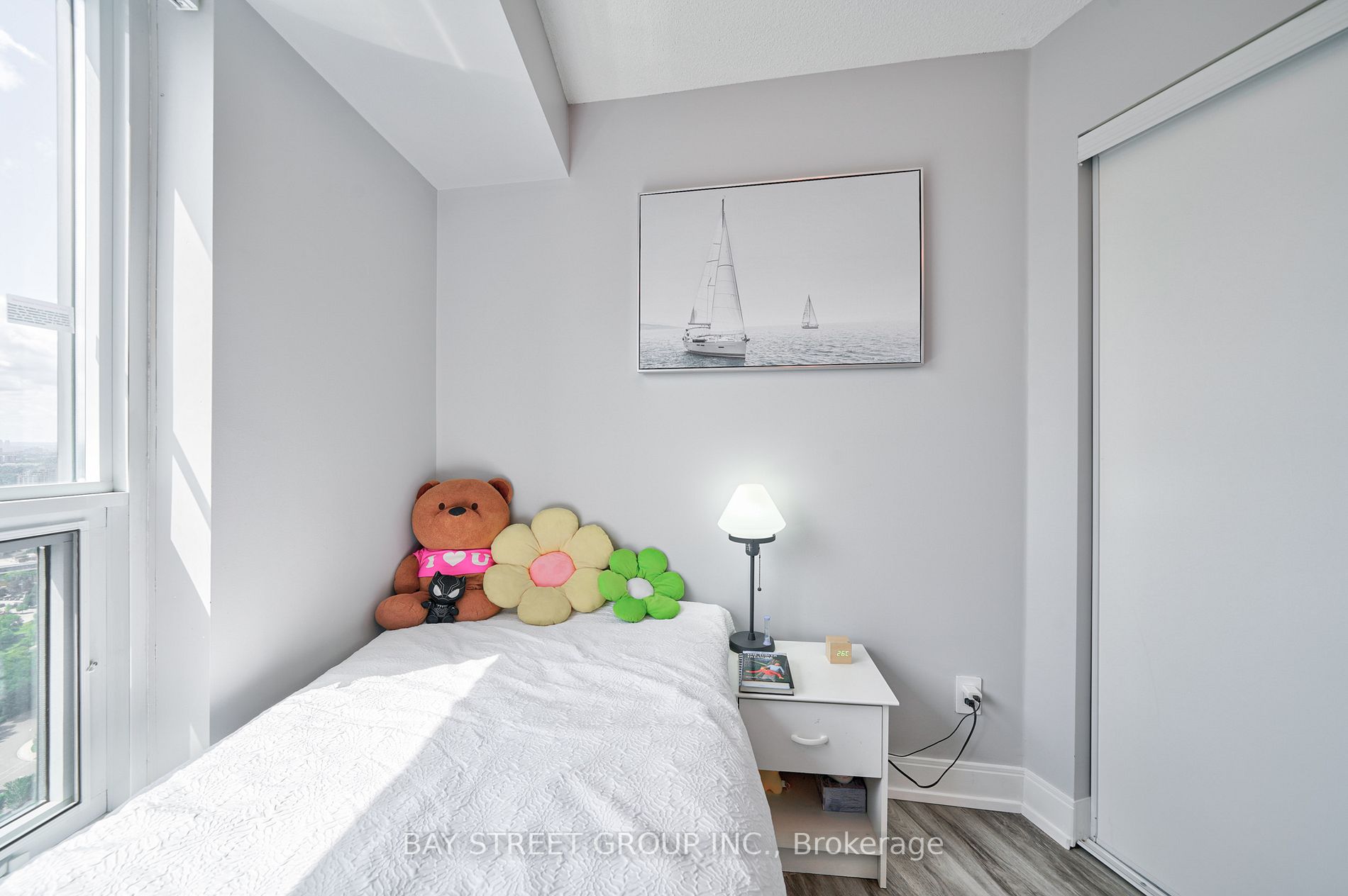 135 Village Green Sq, #3422