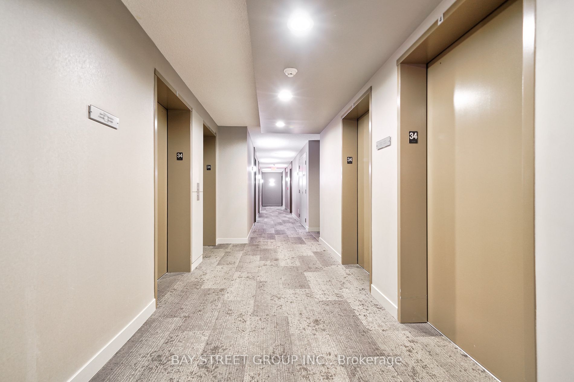 135 Village Green Sq, #3422