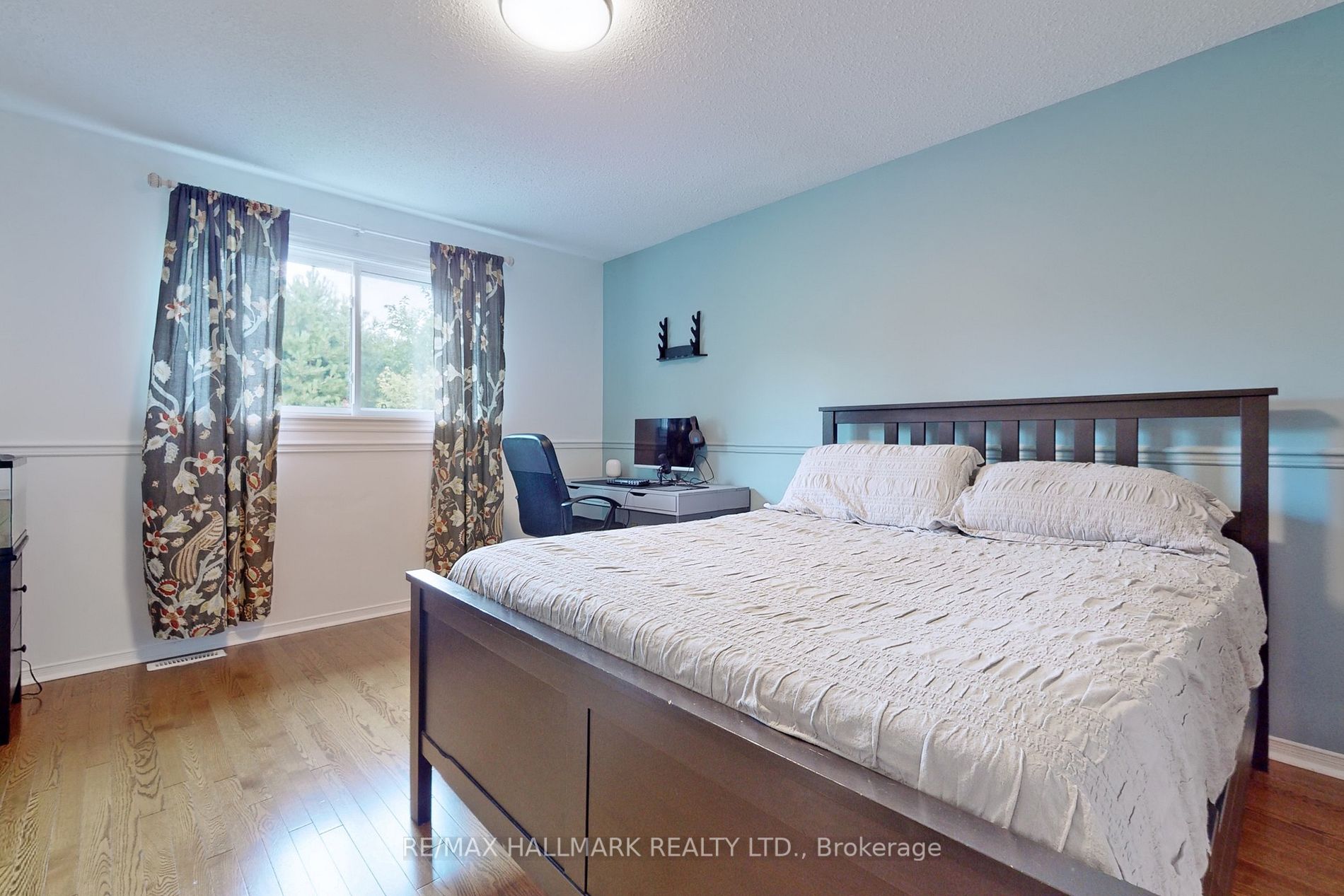 69 Blueking Crescent