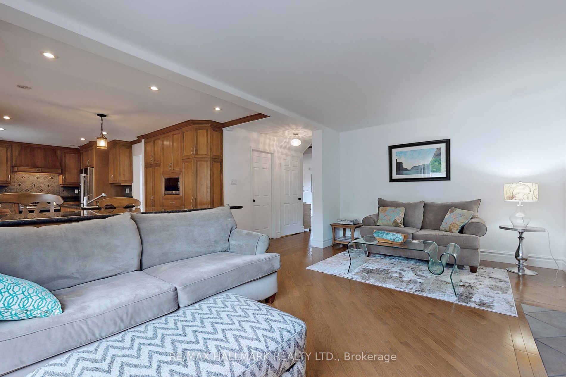 69 Blueking Crescent