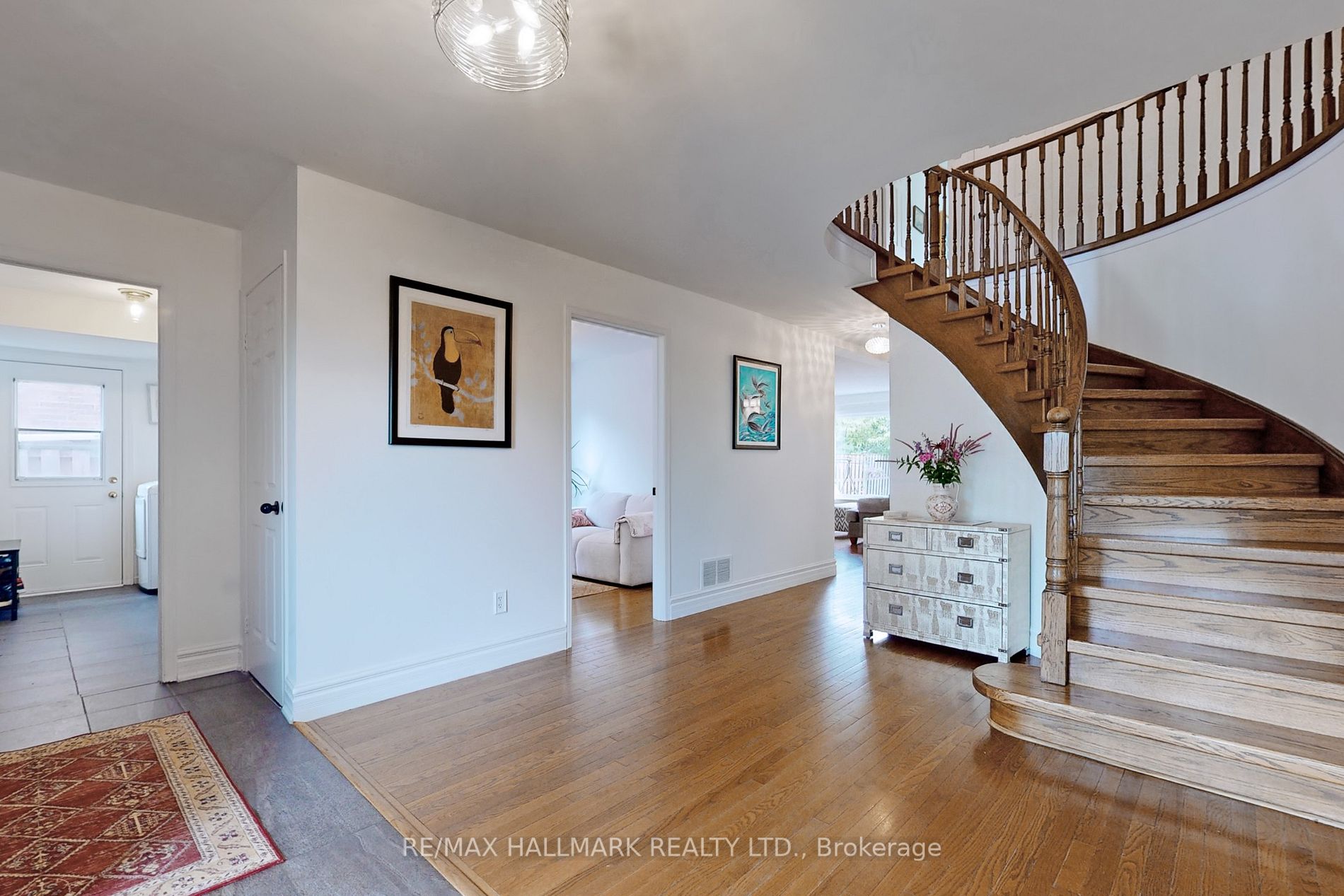 69 Blueking Crescent