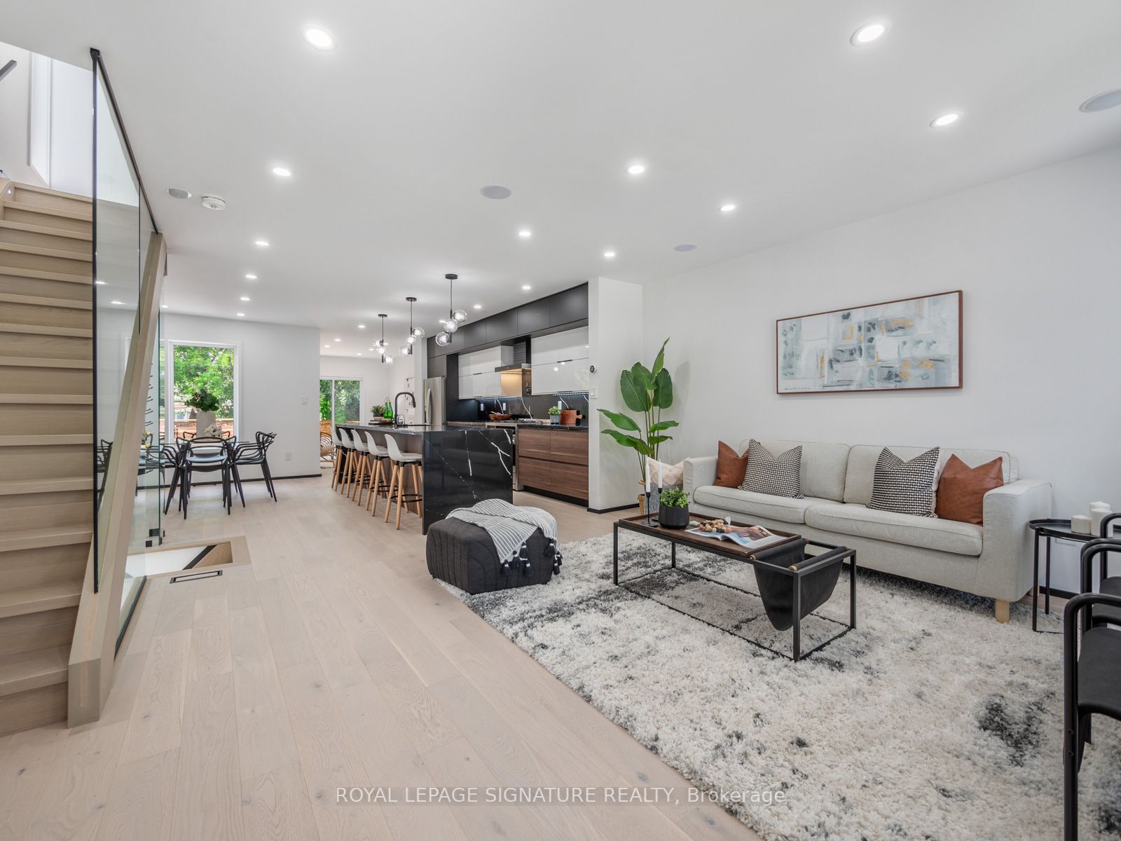 186 Oak Park Ave