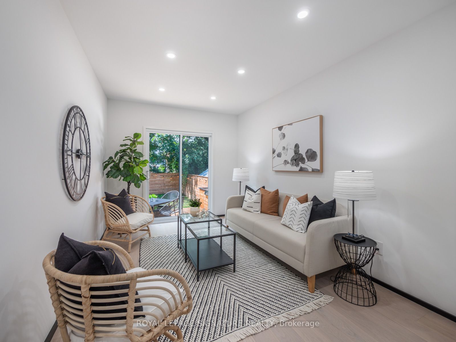 186 Oak Park Ave