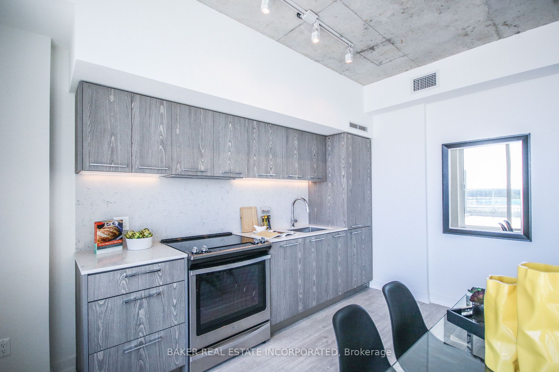 665 Queen Street E, #216