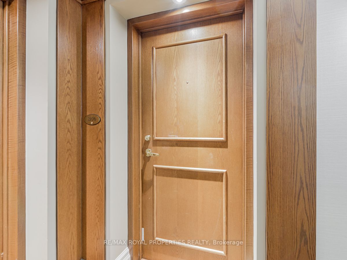 1 Lee Centre Dr, #2106