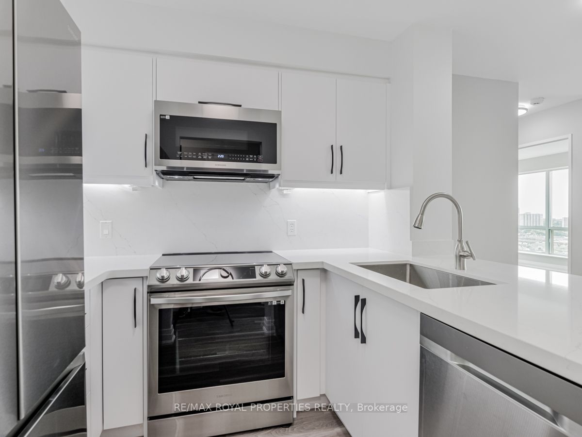 1 Lee Centre Dr, #2106