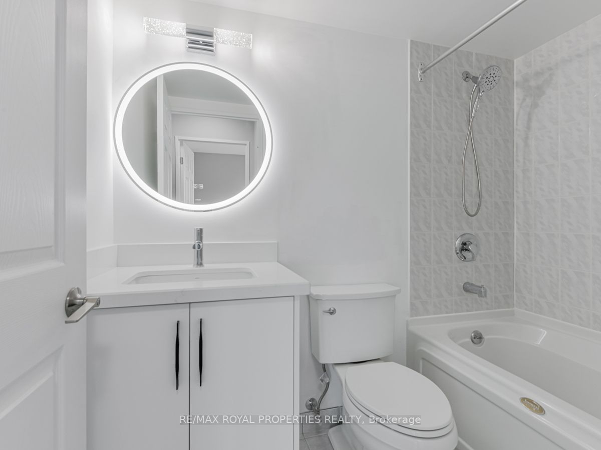 1 Lee Centre Dr, #2106