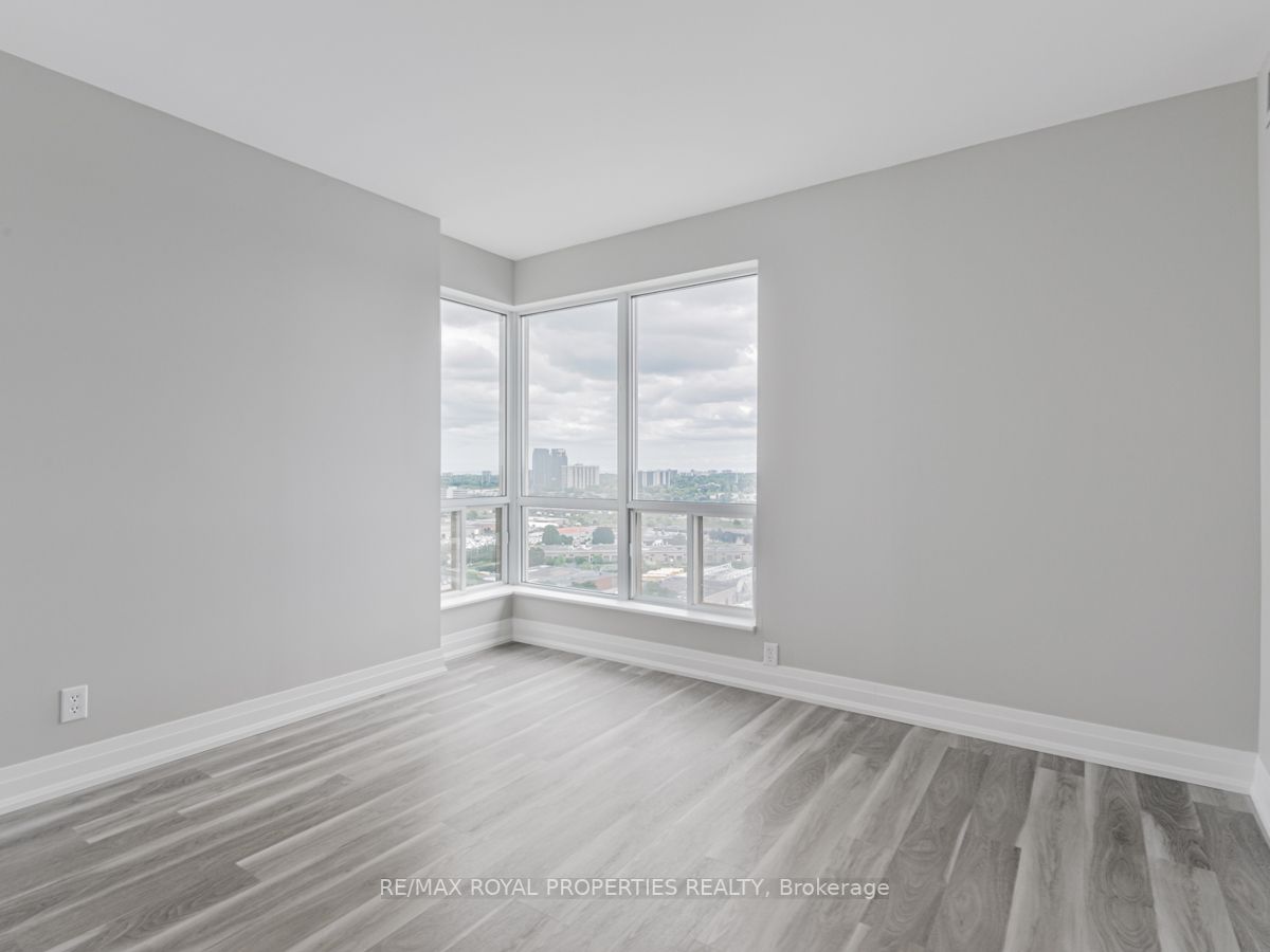 1 Lee Centre Dr, #2106