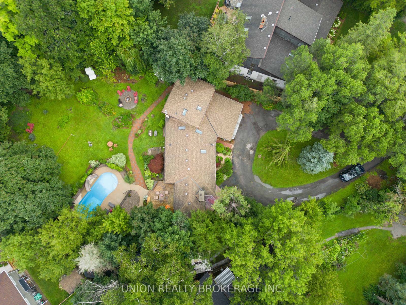 64 Dunstall Cres