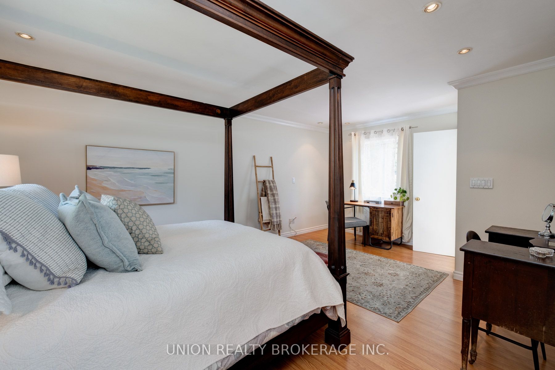 64 Dunstall Cres