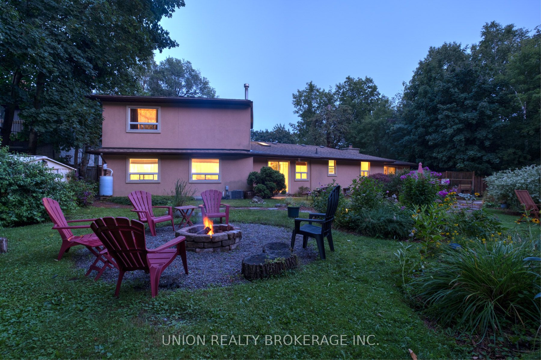 64 Dunstall Cres