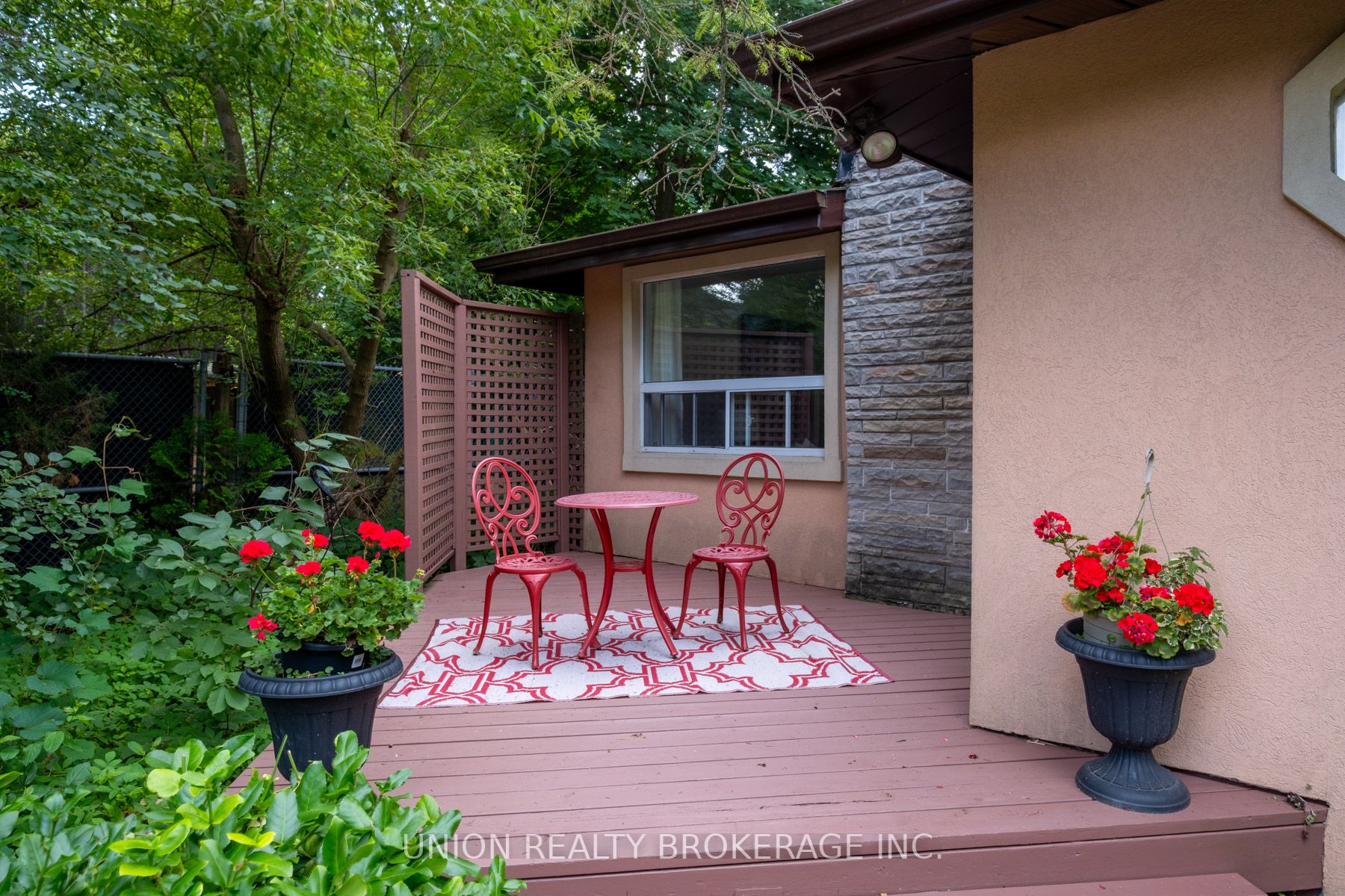 64 Dunstall Cres