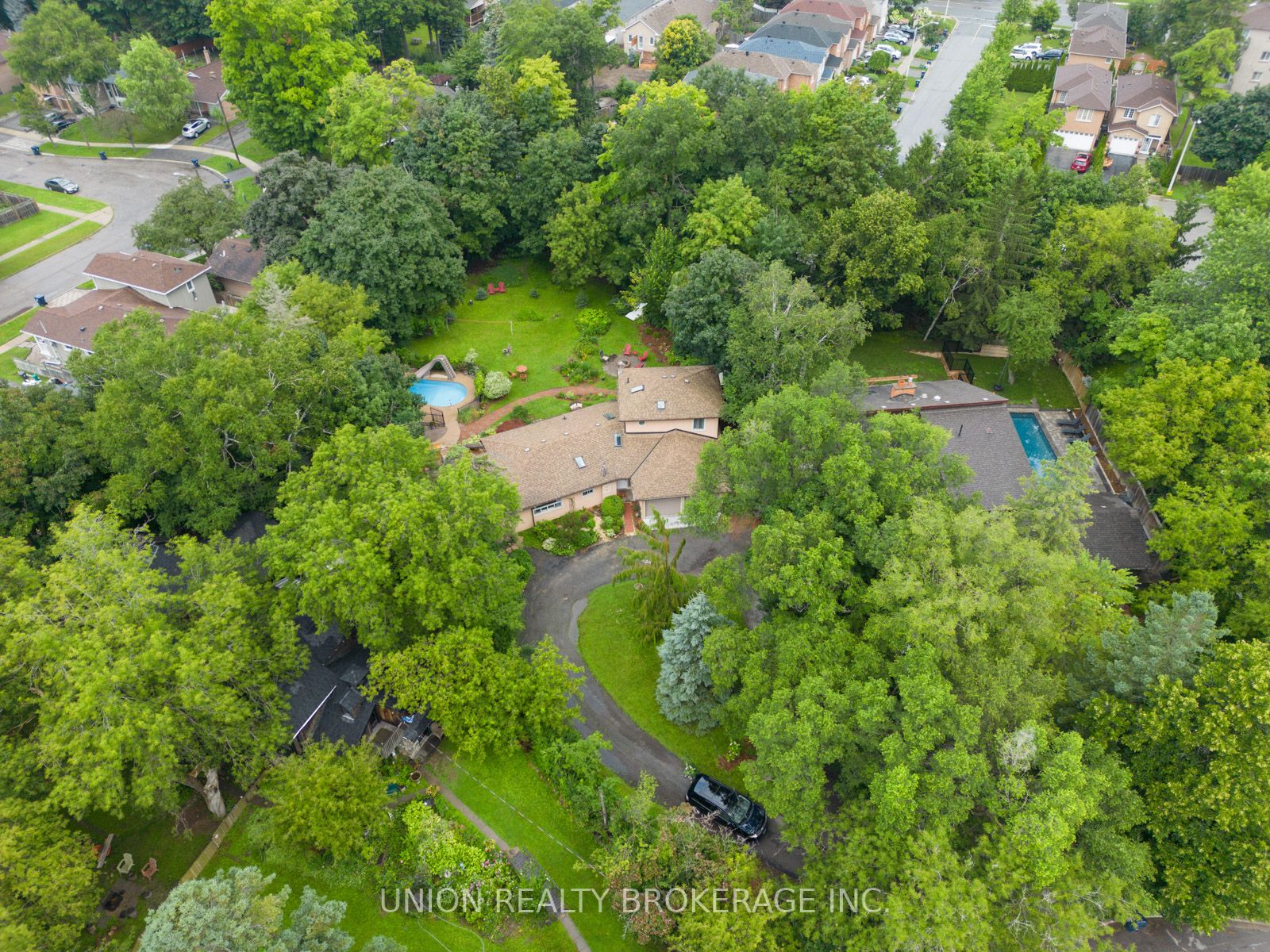 64 Dunstall Cres