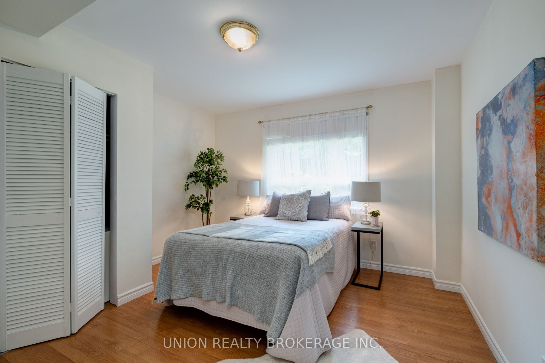 64 Dunstall Cres