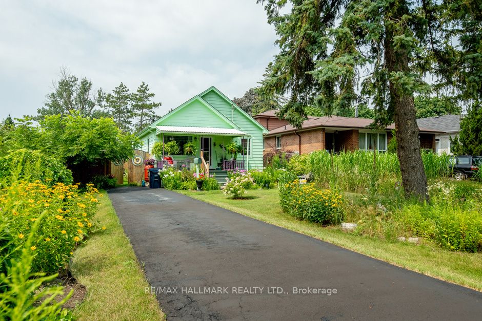 22 Westcroft Dr