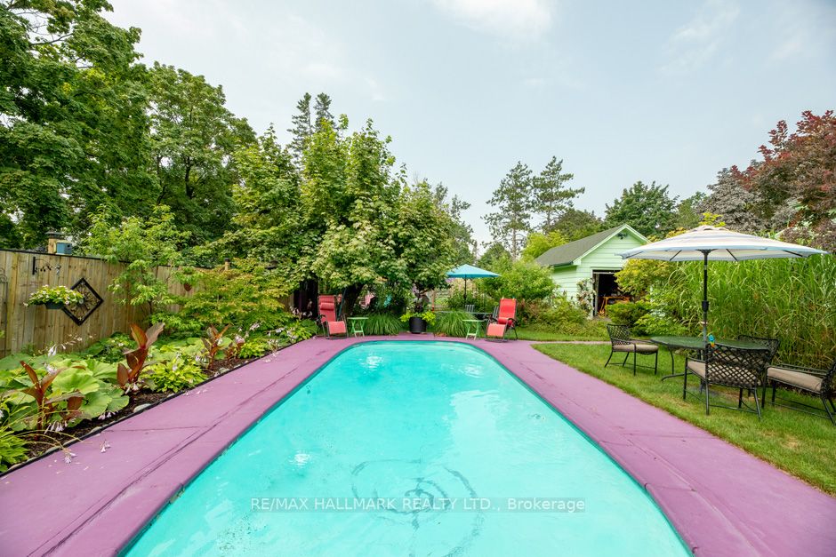22 Westcroft Dr
