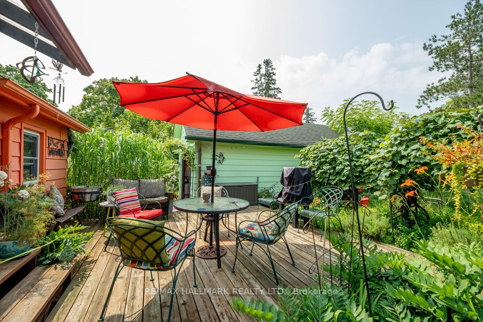 22 Westcroft Dr
