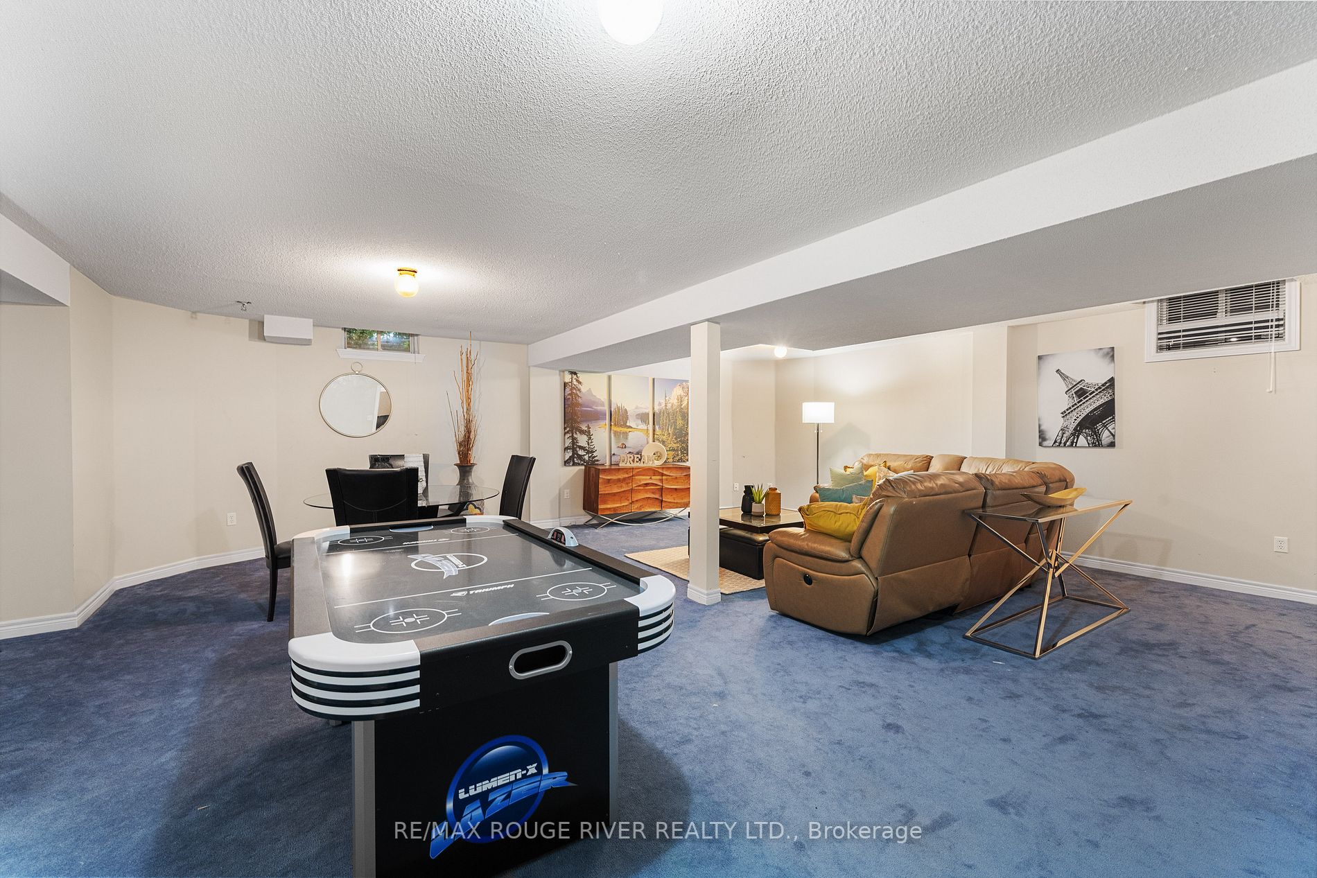 2353 Canterbury Cres