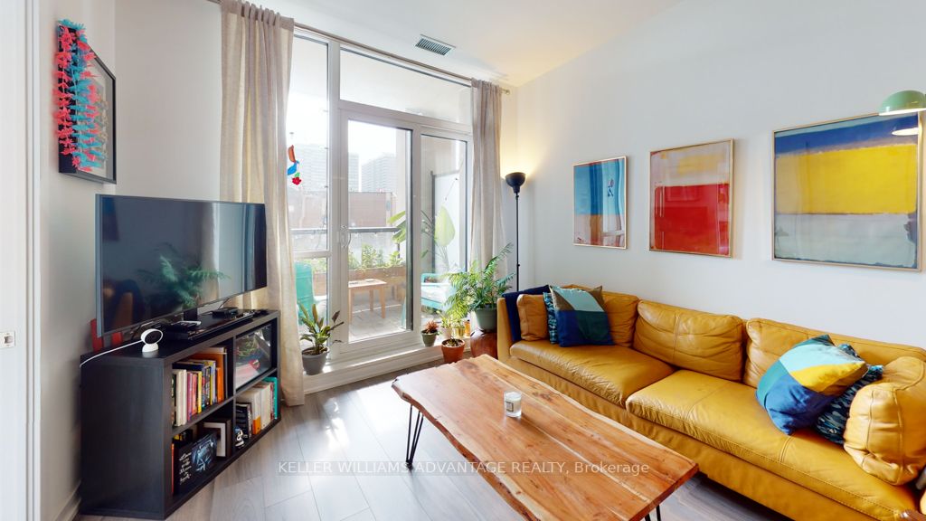 8 Trent Ave, #201
